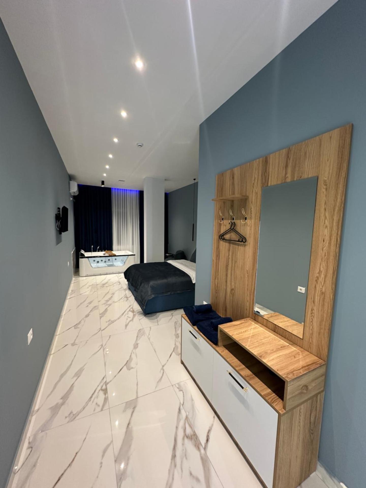 Luxury Hotel By Gjyshi - Photo 37