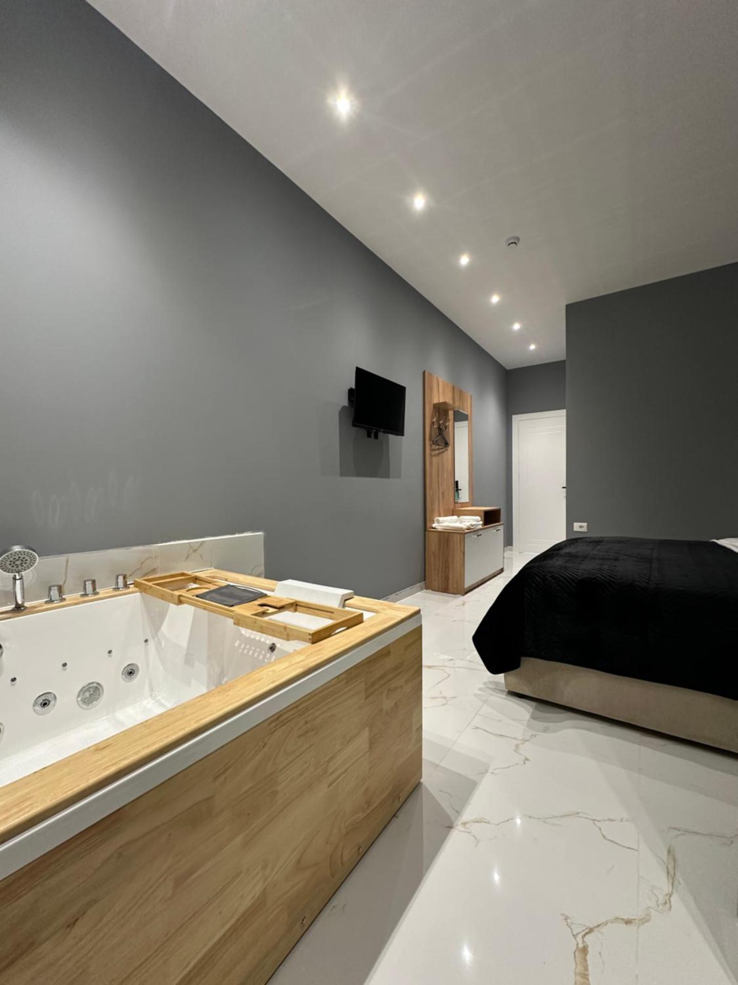 Luxury Hotel By Gjyshi - Photo 33