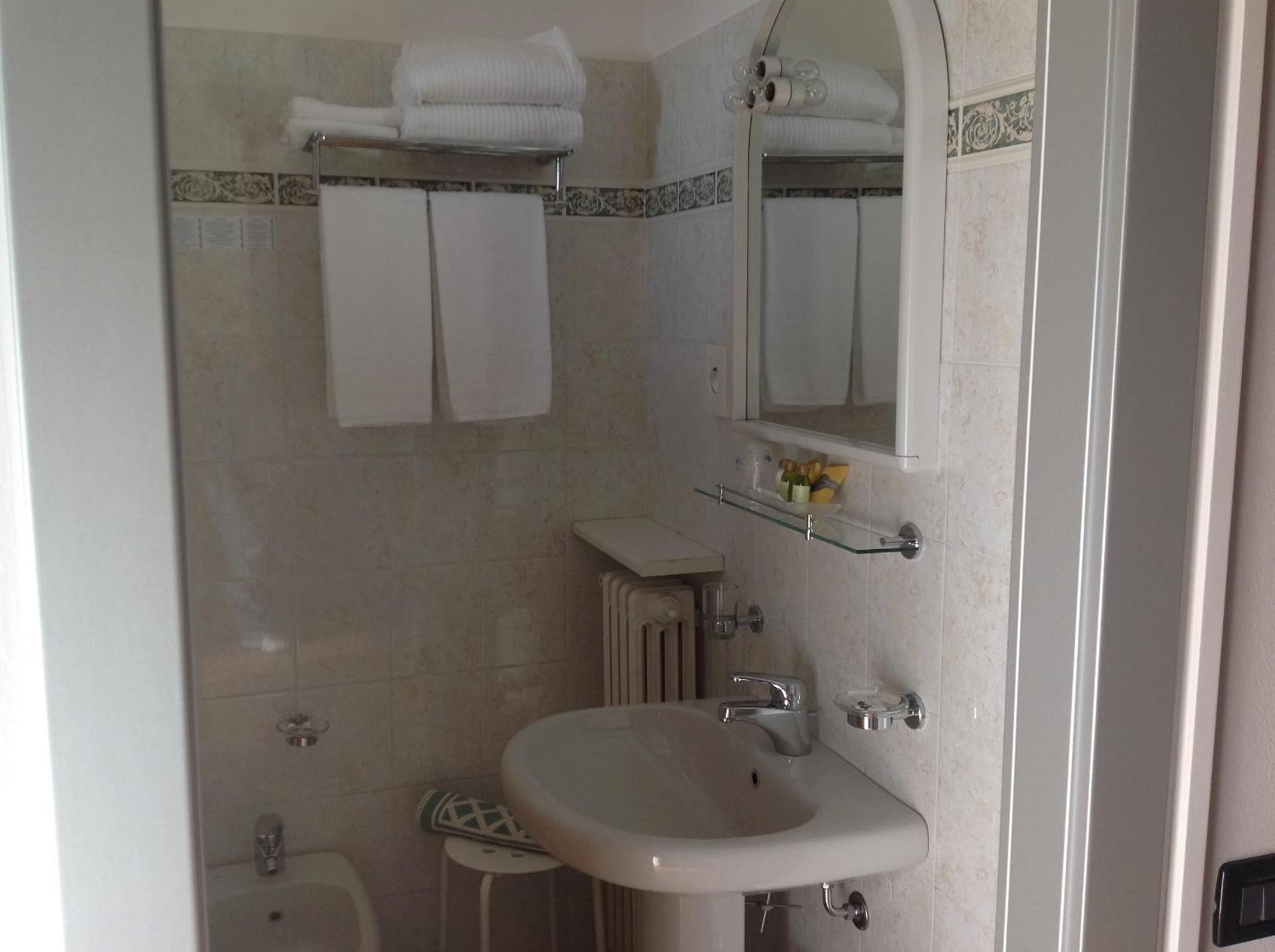 Hotel Villa Rosa - Photo 16