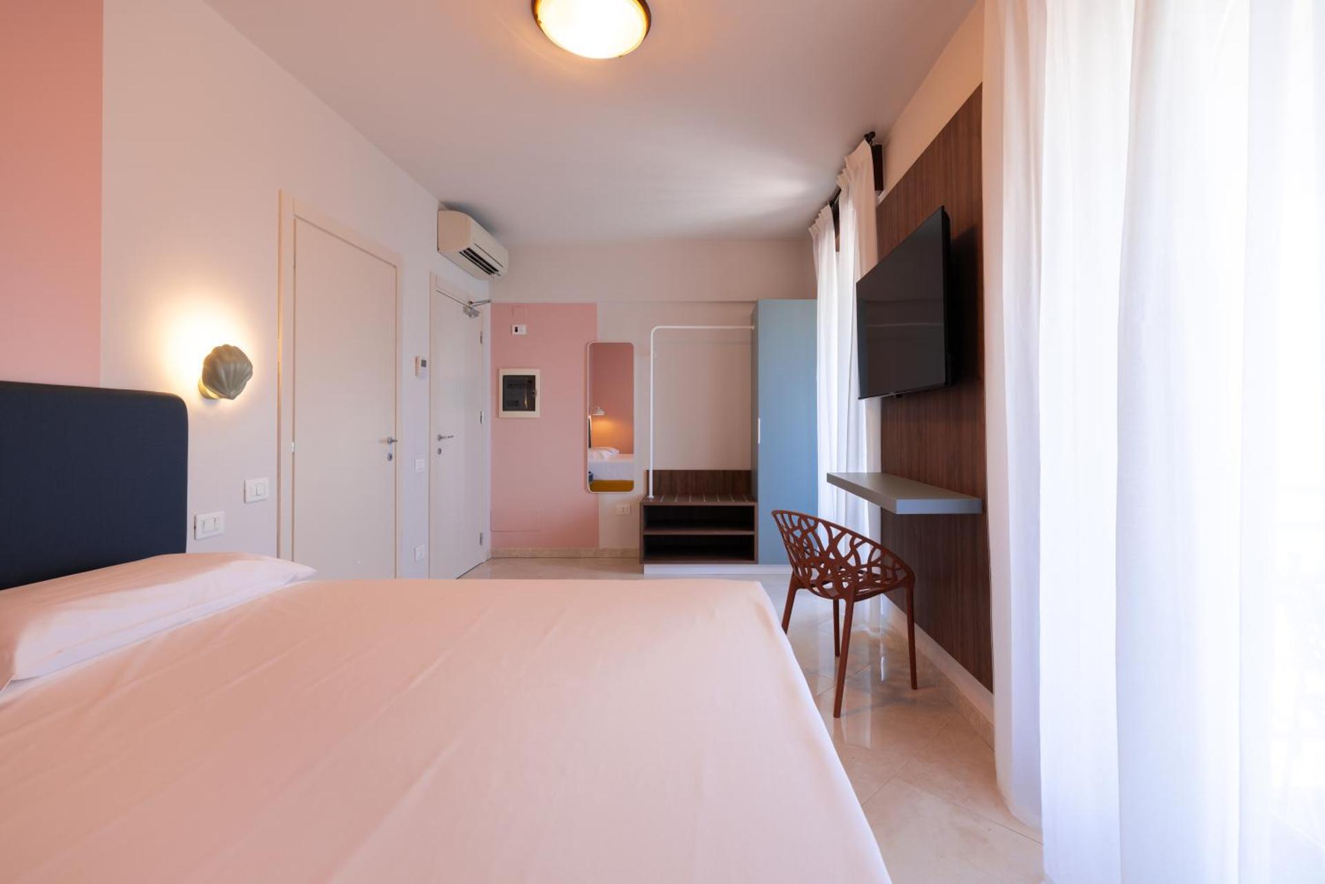 La Vista Postcard Hotel - Photo 33