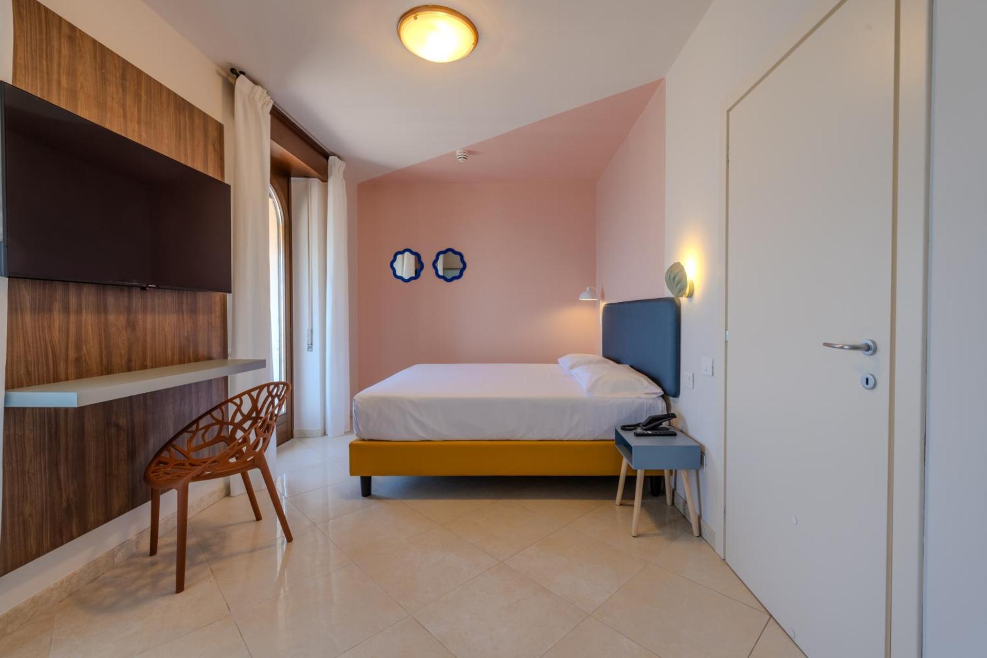 La Vista Postcard Hotel - Photo 32