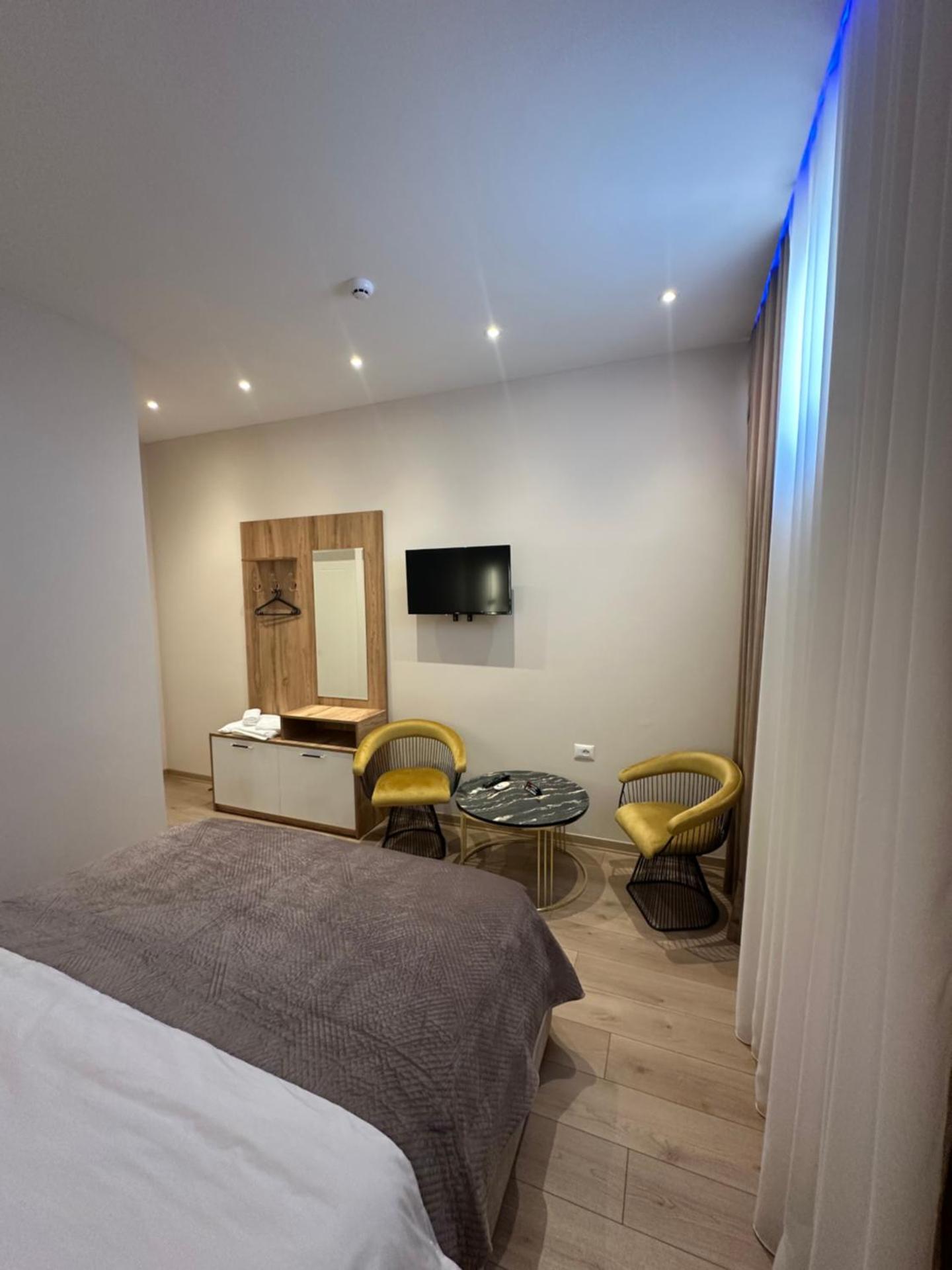 Luxury Hotel By Gjyshi - Photo 6