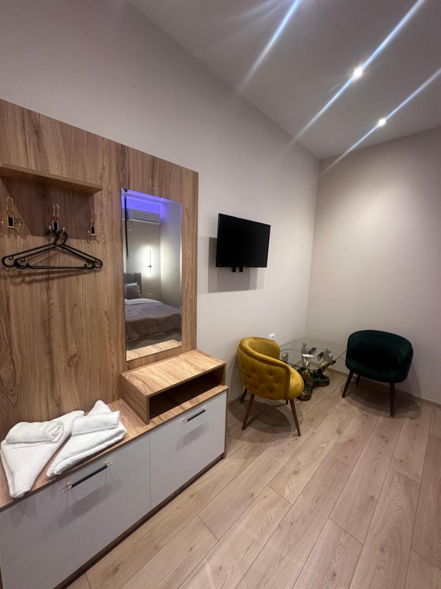 Luxury Hotel By Gjyshi - Photo 9