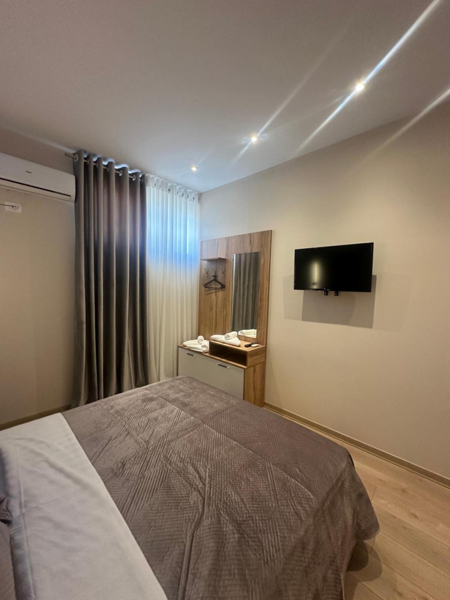 Luxury Hotel By Gjyshi - Photo 41