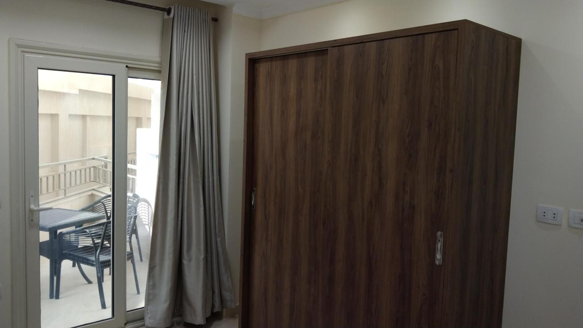 One-Bedroom Apartment with Terrace - Photo 2