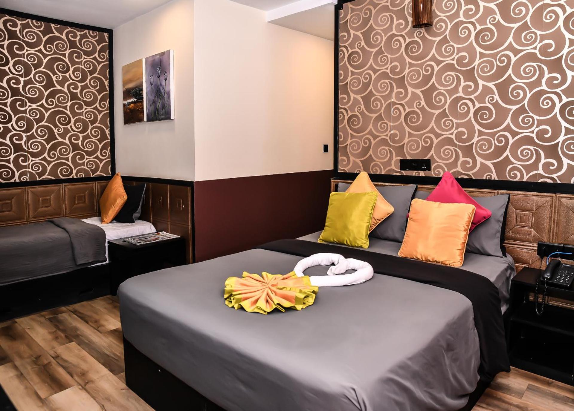 The Beehive - Photo 67