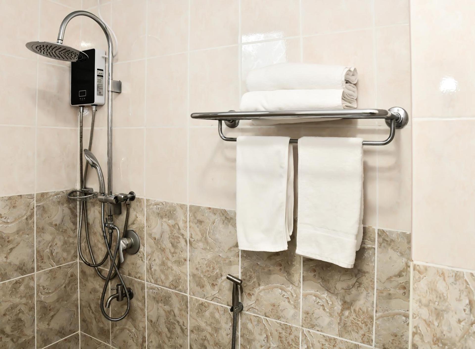 The Beehive - Photo 21