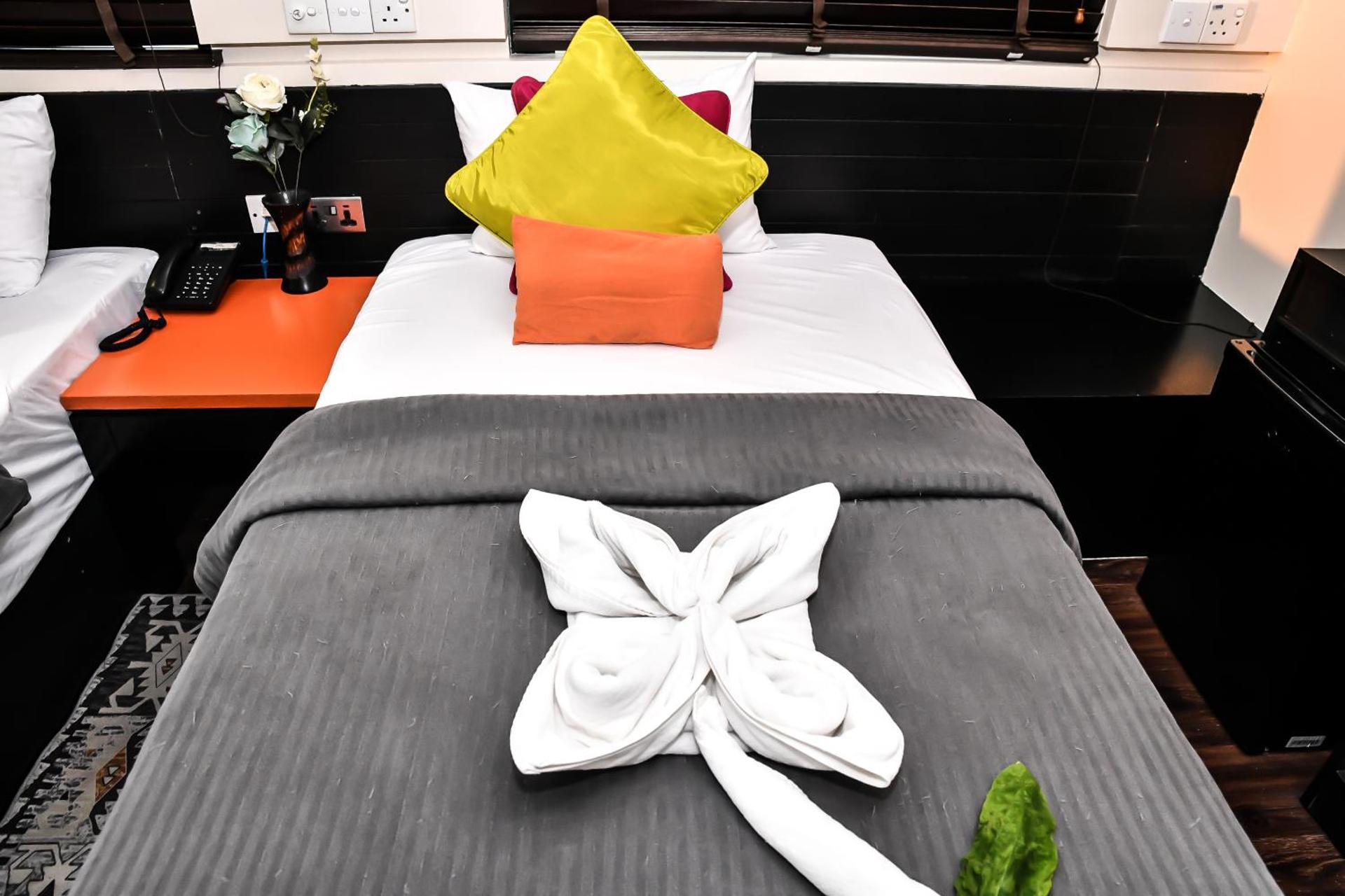 The Beehive - Photo 35