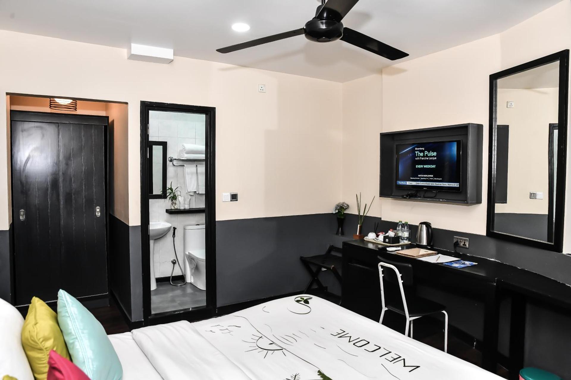 Deluxe Double or Twin Room (Free Return Airport Transfer and 10% off on Food & Beverage)