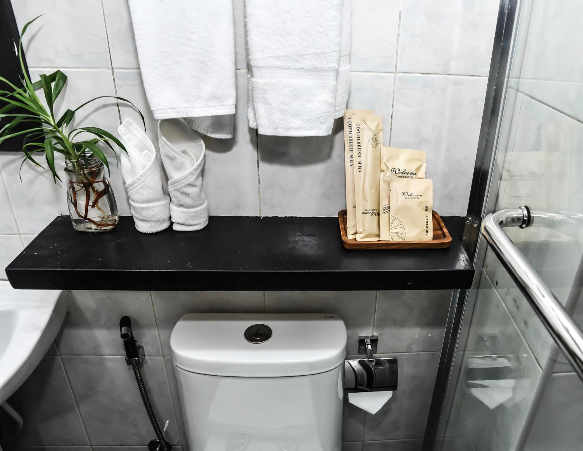 The Beehive - Photo 5