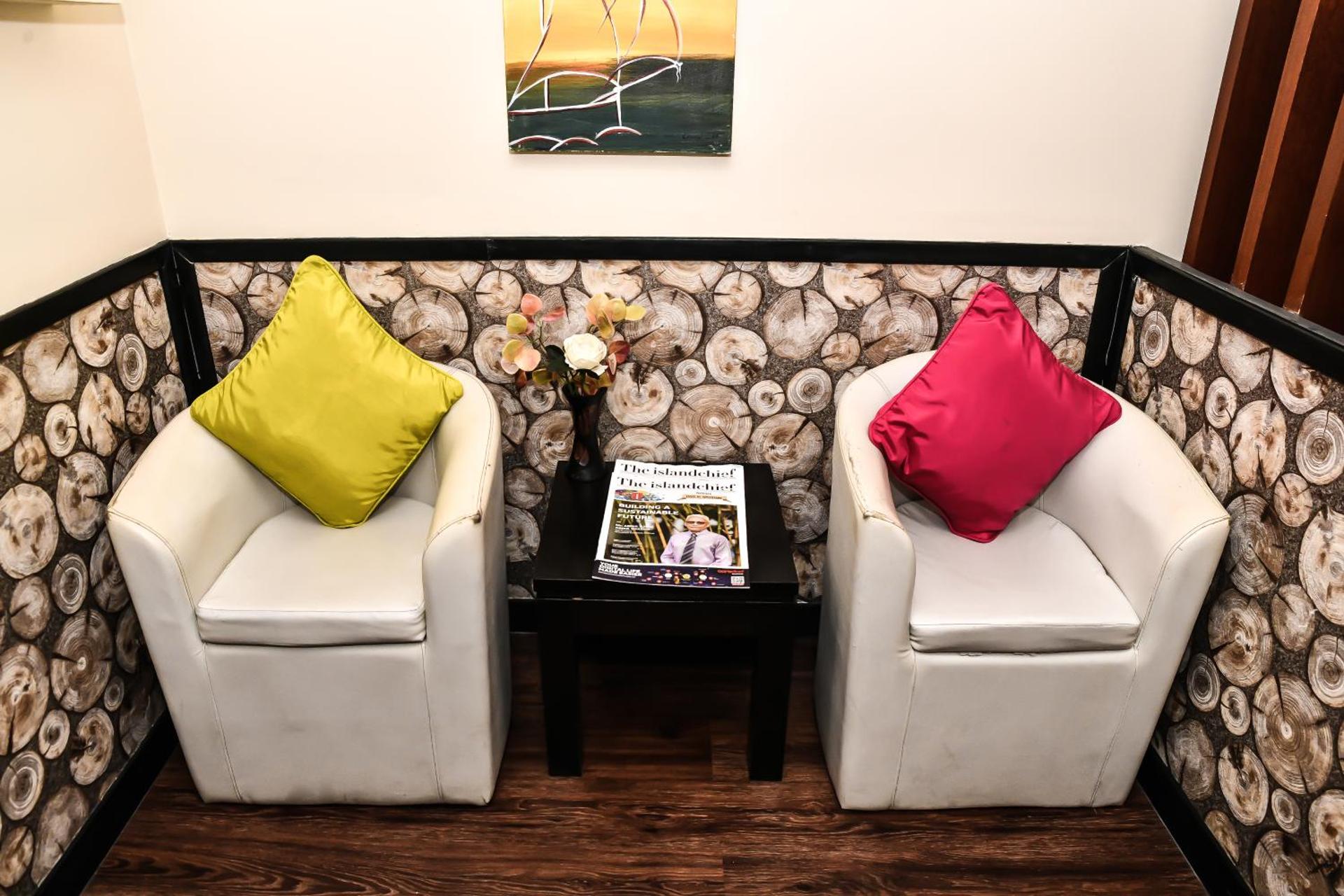 The Beehive - Photo 8