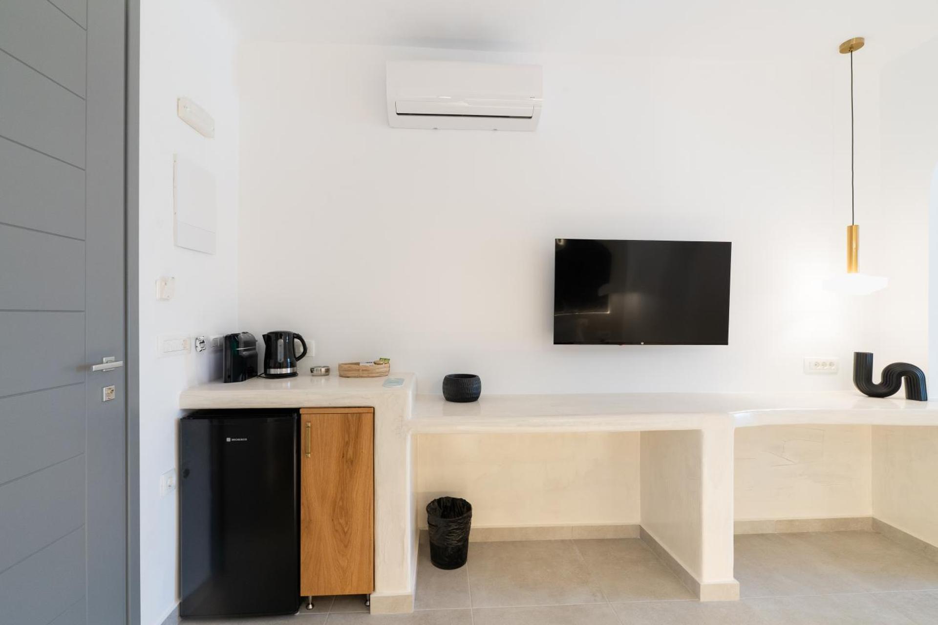 Amerikanos Villas - Photo 41