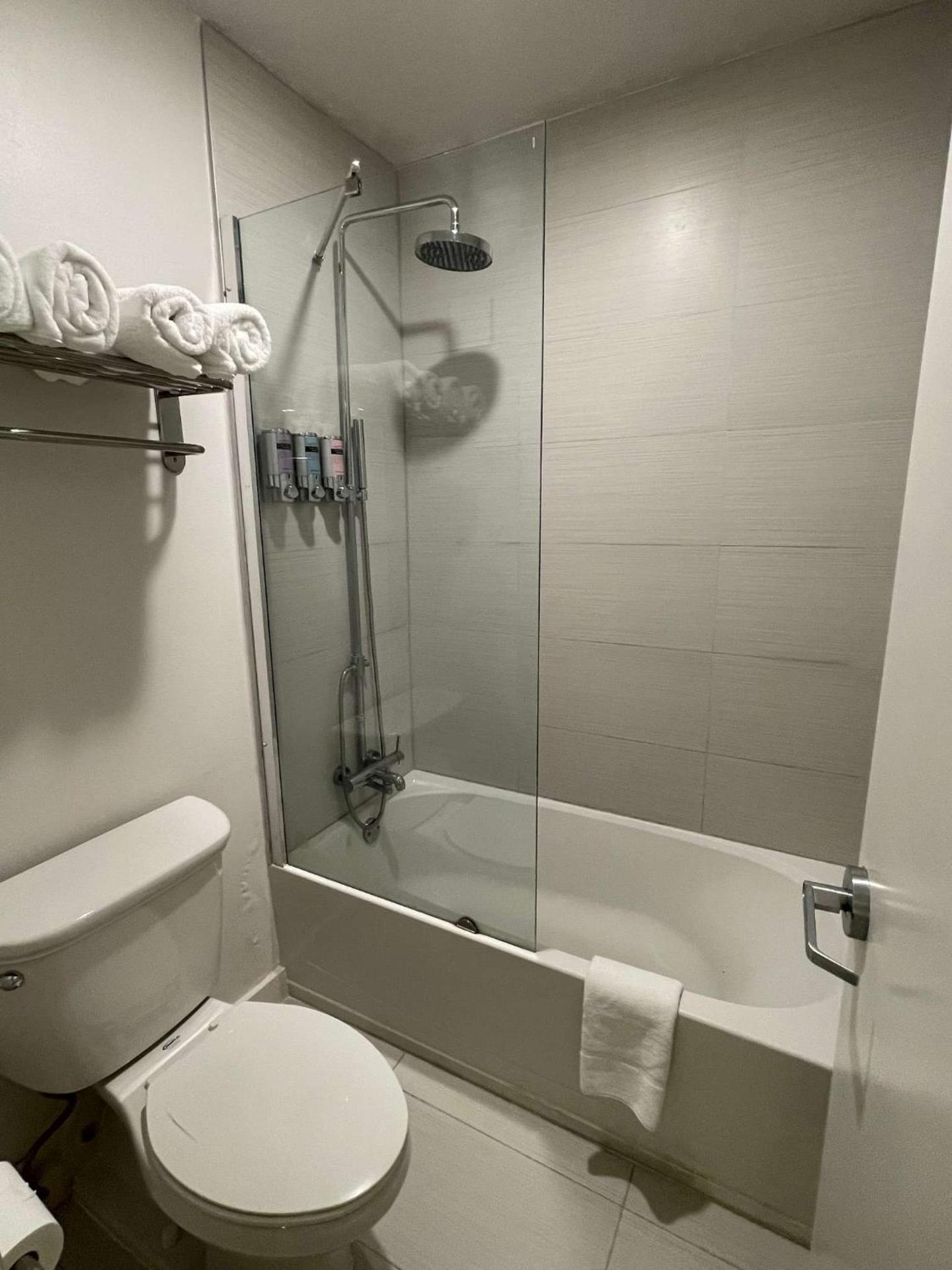 Cozy hotel with Super location near Disney - Photo 26