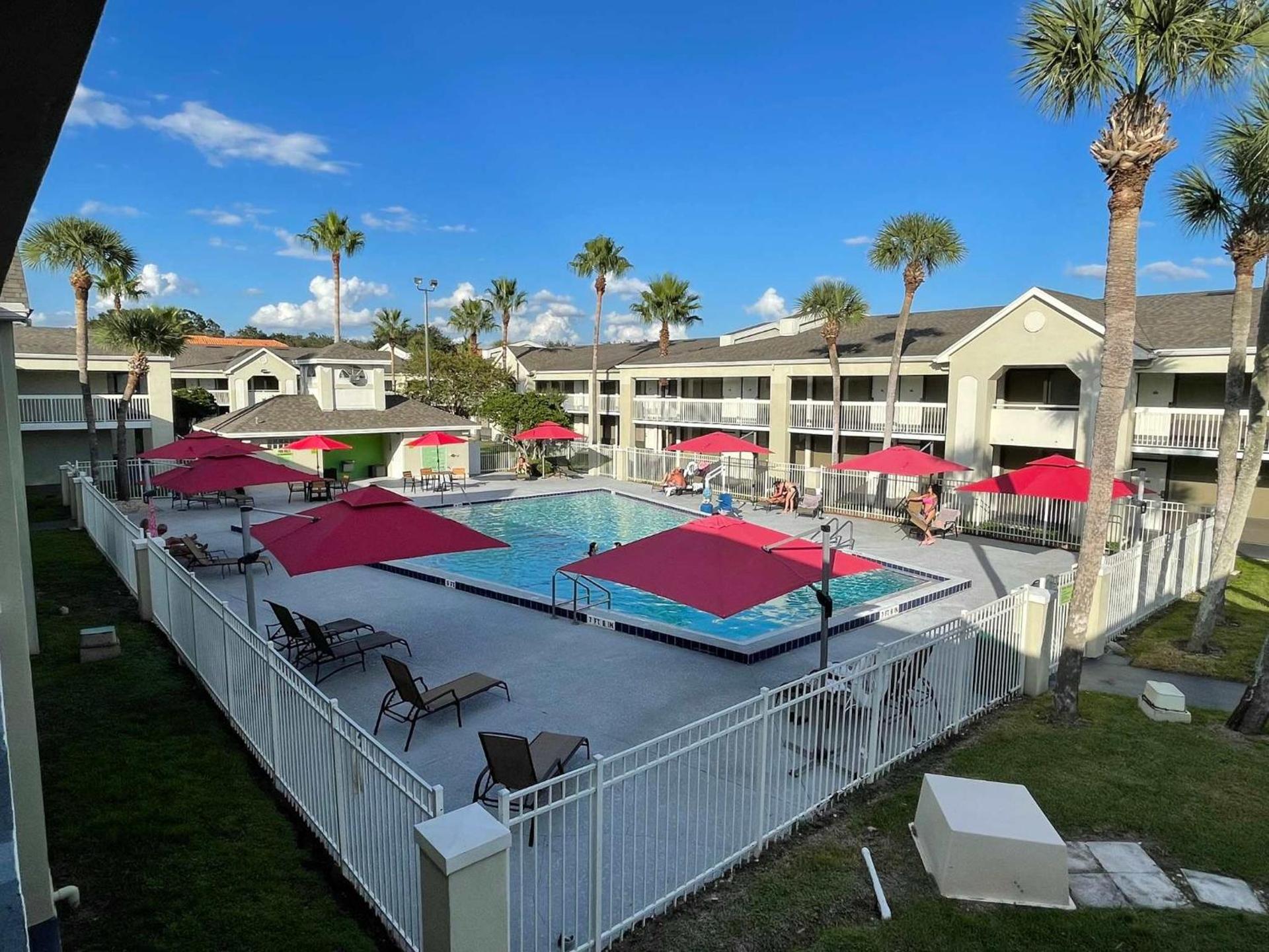 Cozy hotel with Super location near Disney - Photo 24