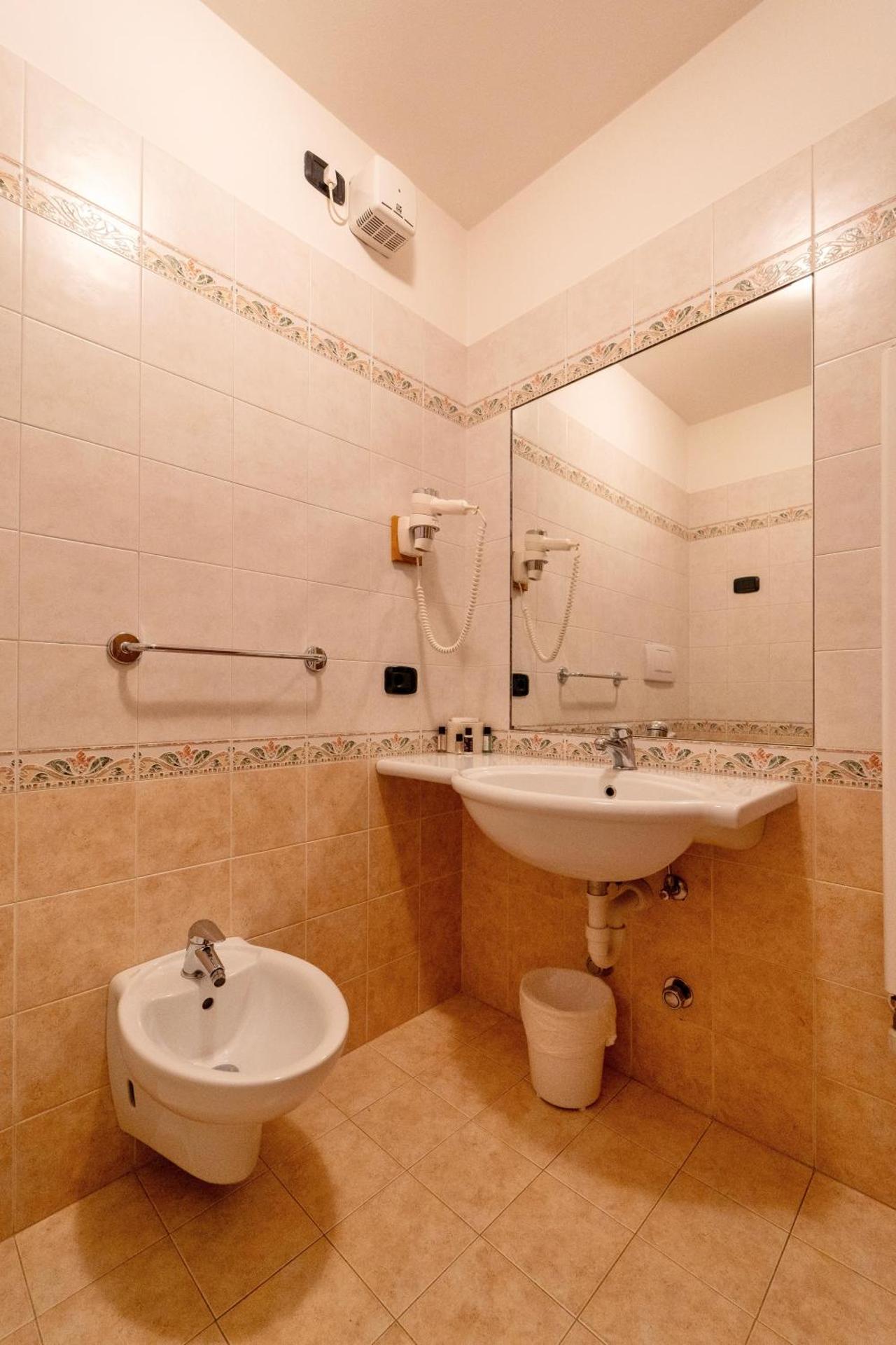 Hotel Primula - Photo 9