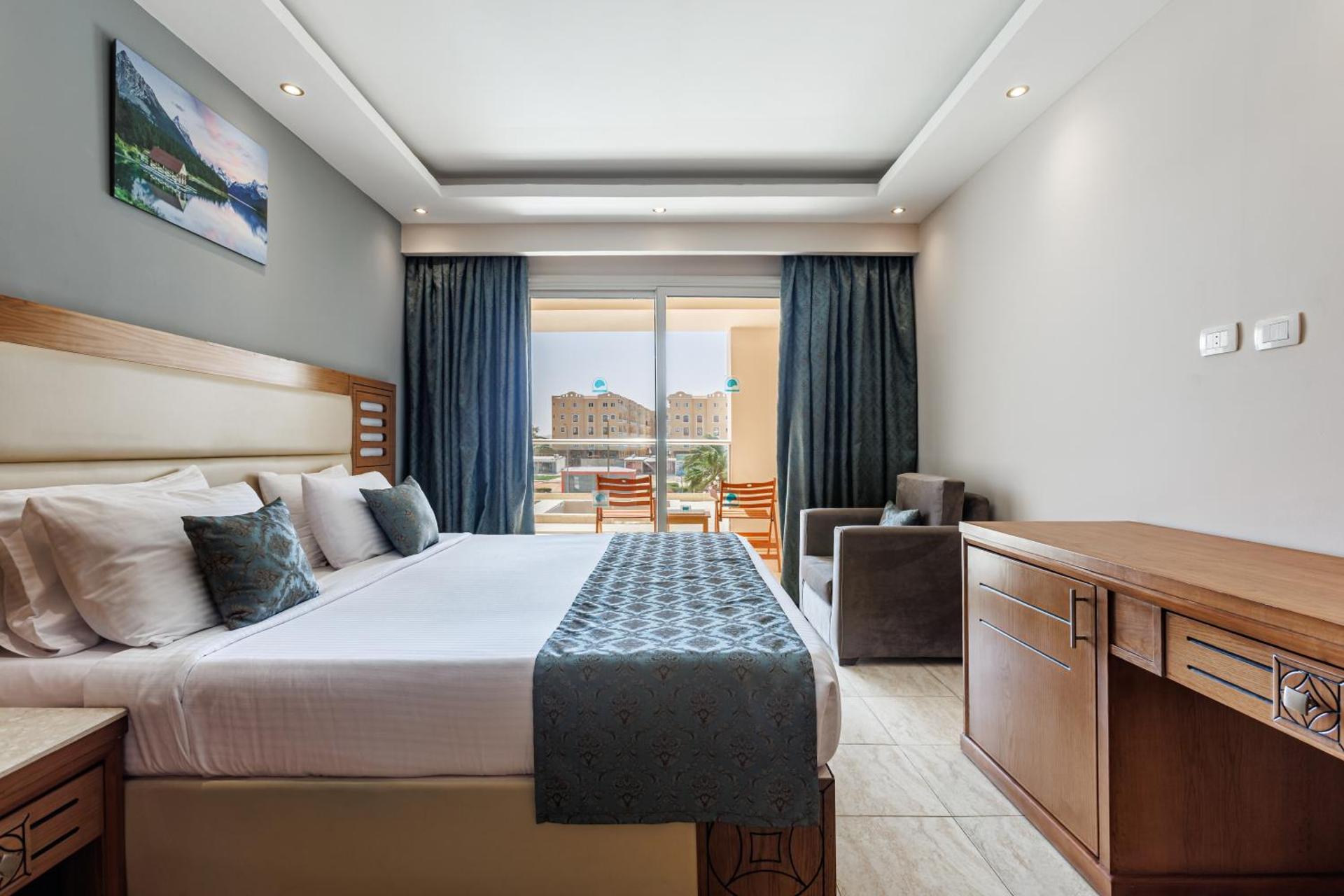 Sunrise Alora Aqua Park Resort - Photo 41