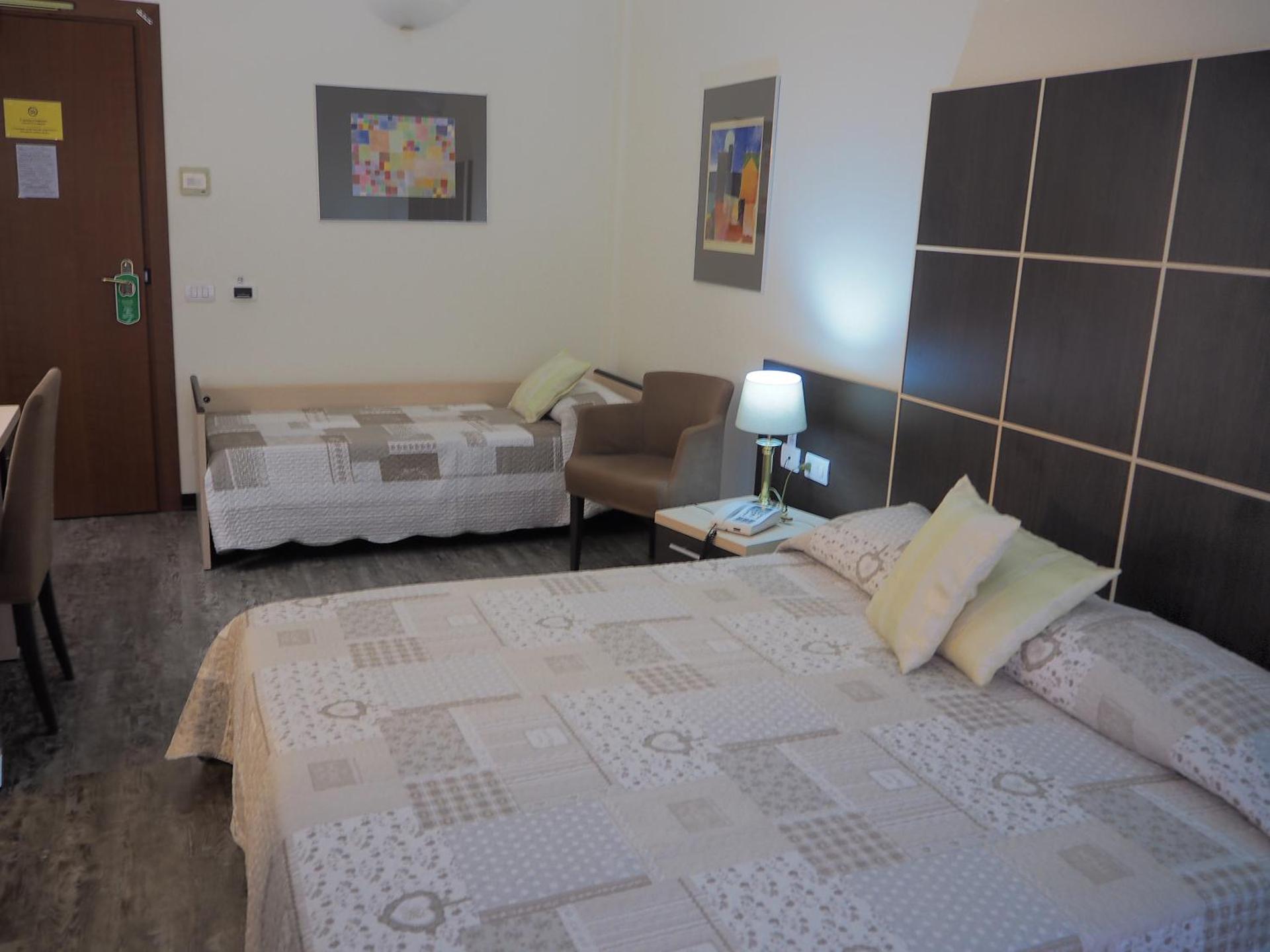 Hotel Ferrari - Photo 46