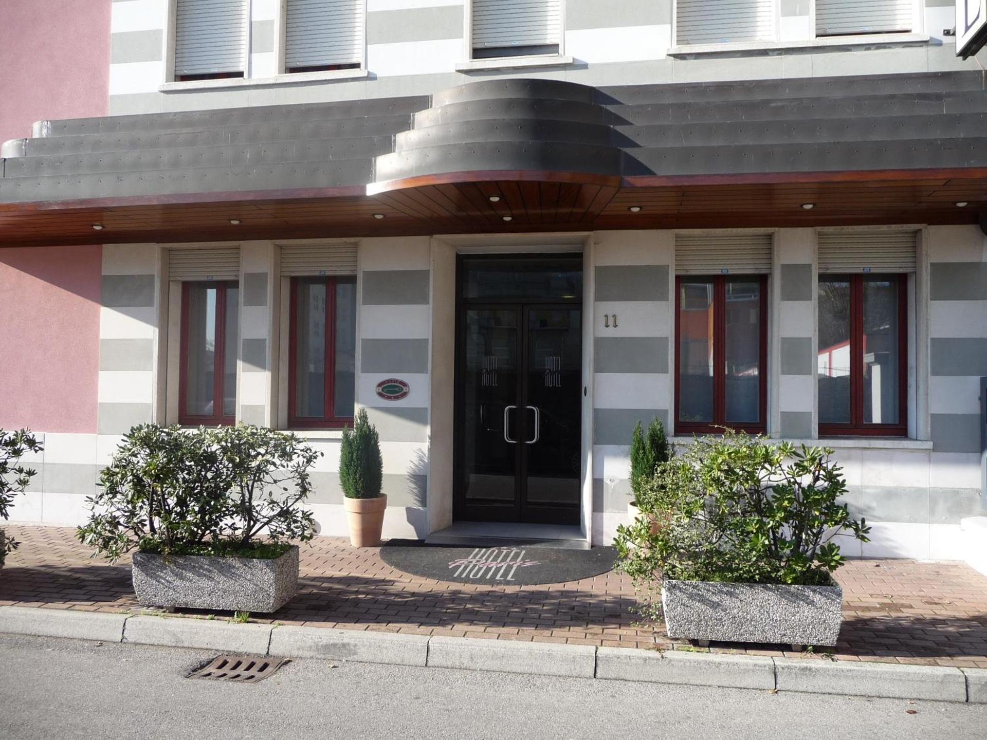 Hotel Paris - Photo 2