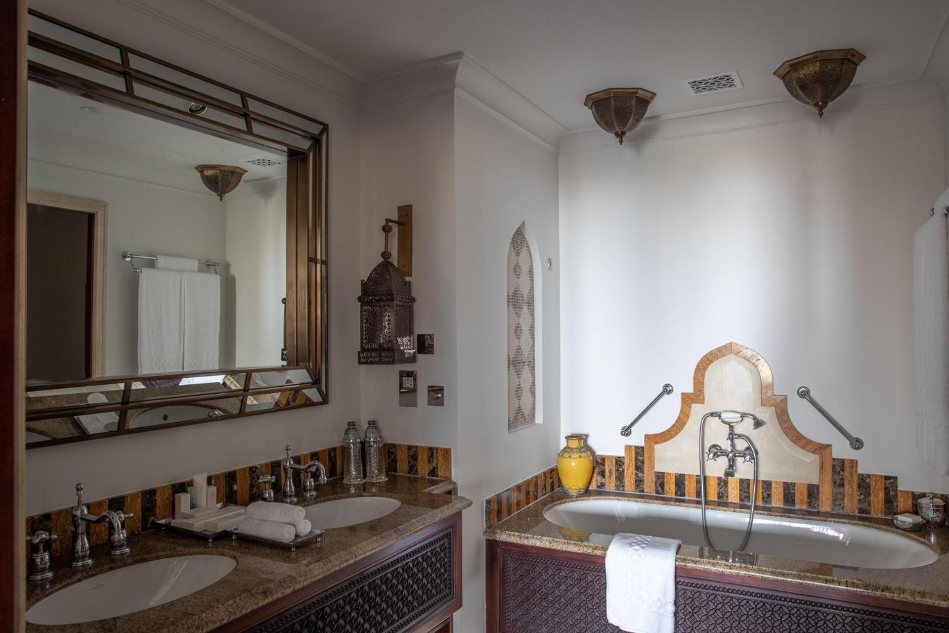 Jumeirah Al Qasr Dubai - Photo 65