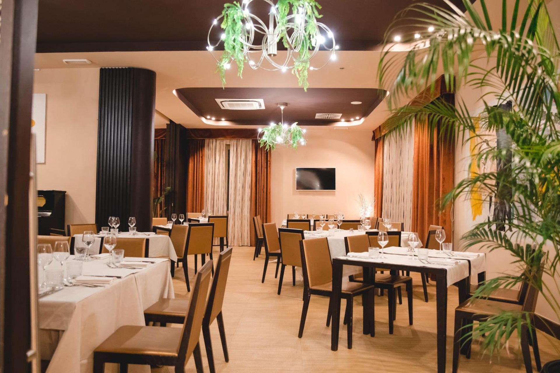 Hotel Guglielmo - Photo 42