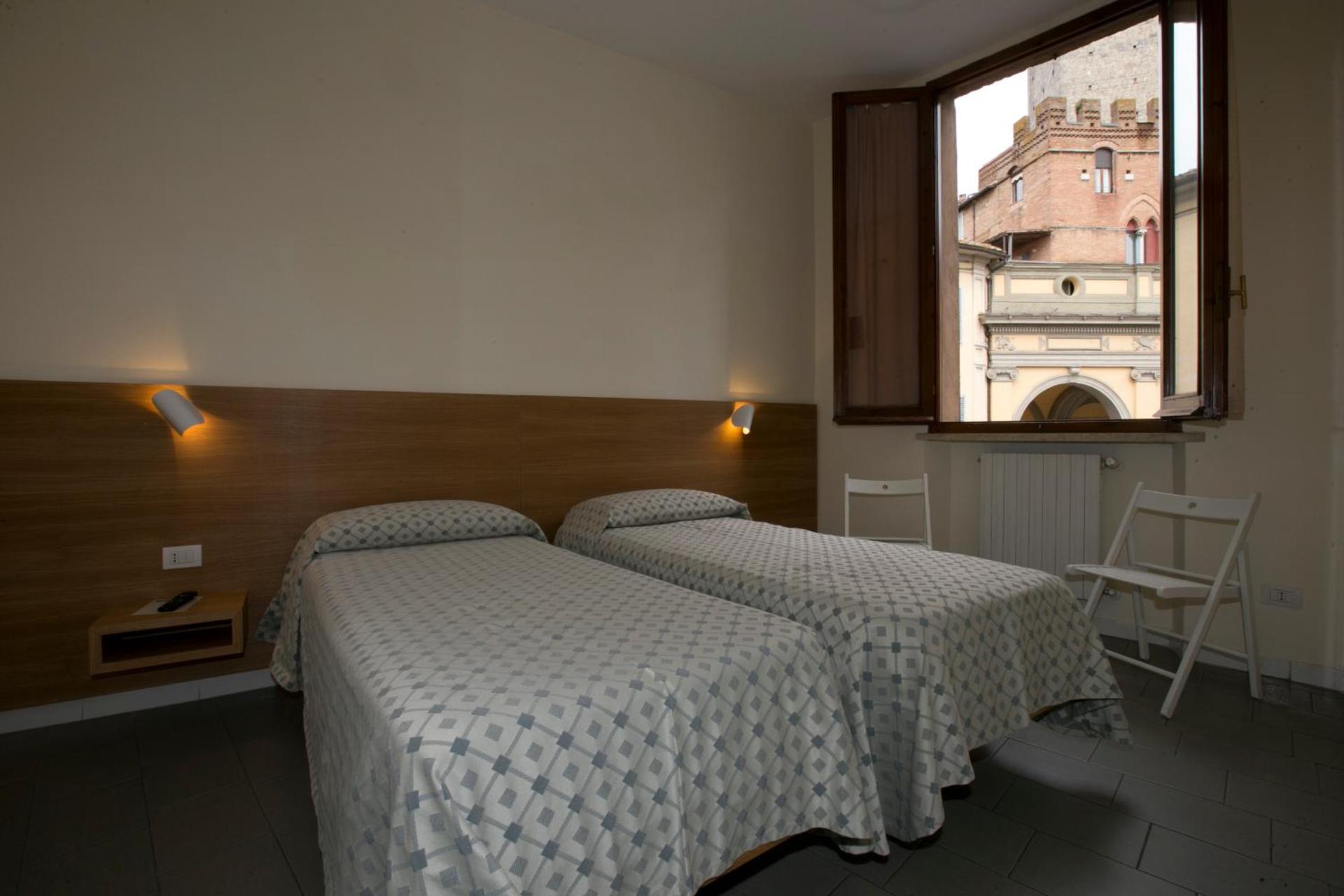 Hotel La Perla - Photo 26