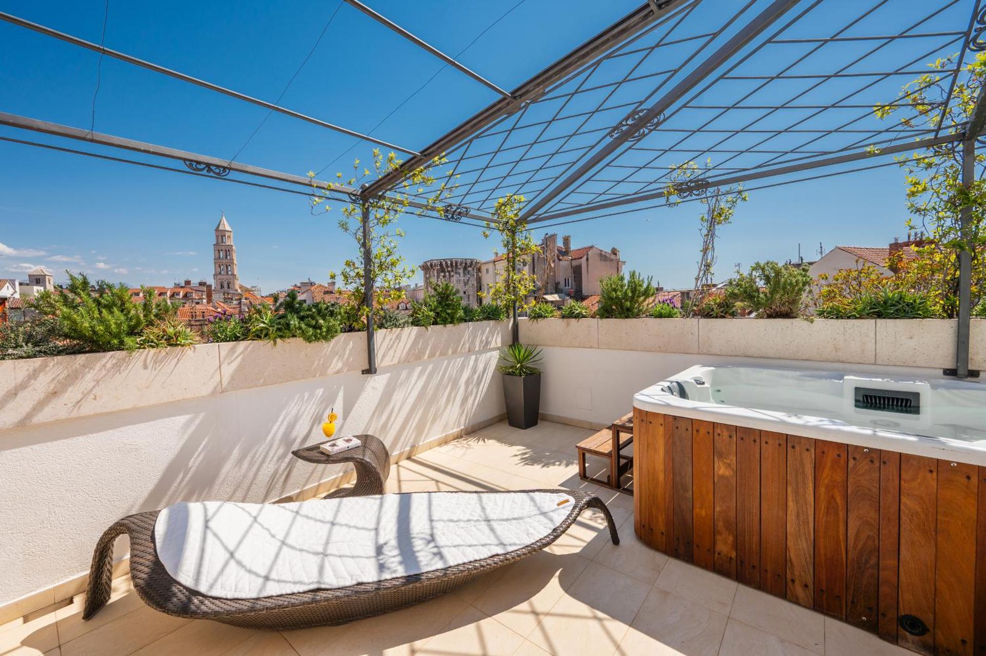 Marmont Heritage Hotel - Photo 52