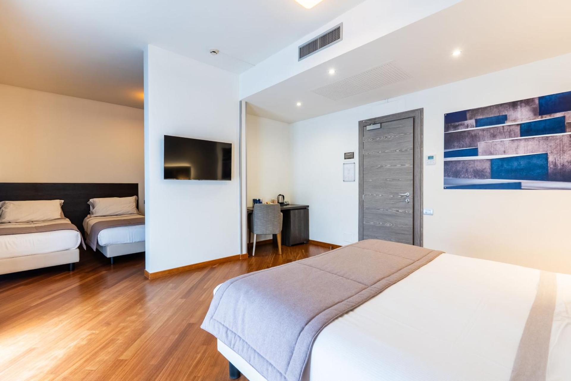 Hotel Como - Photo 40