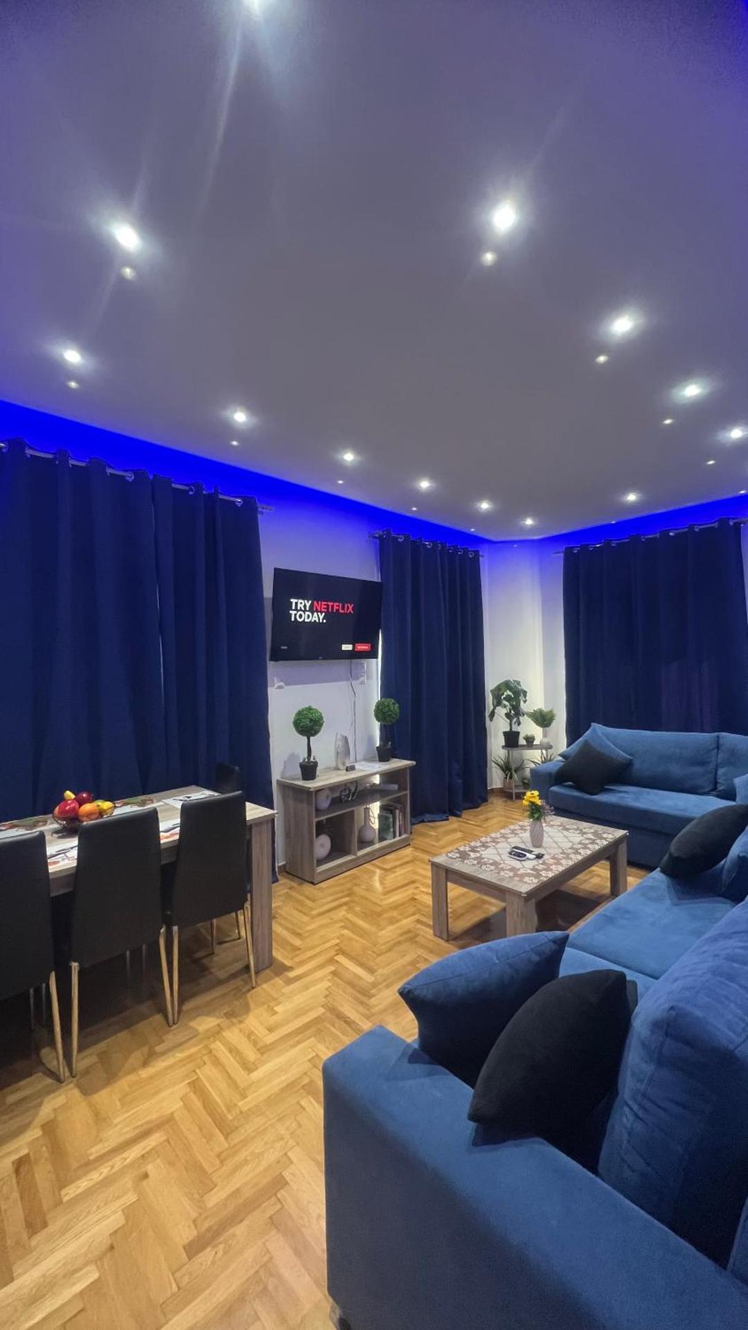 Four Seasons Apartment - Photo 31