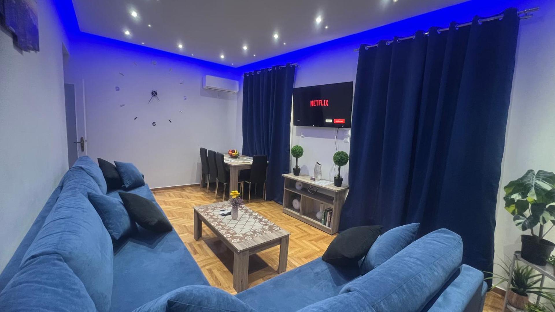 Four Seasons Apartment - Photo 33