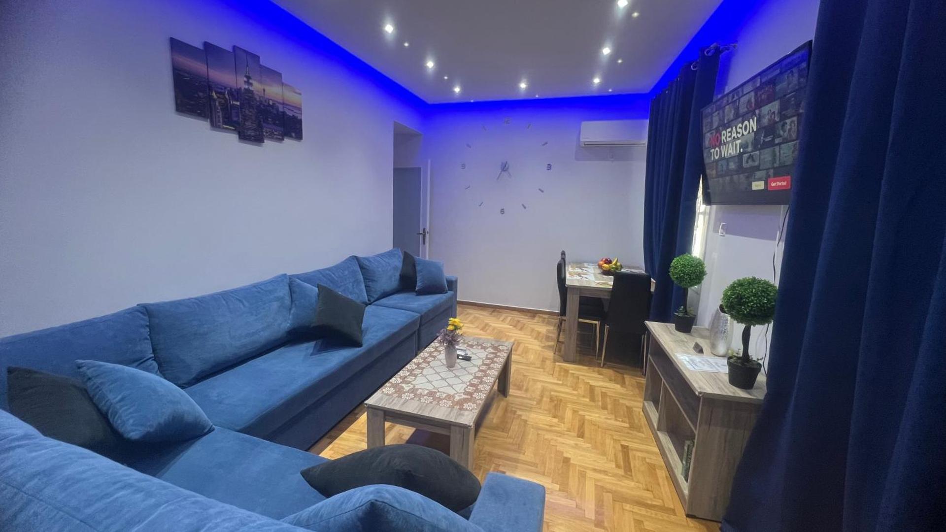 Four Seasons Apartment - Photo 34