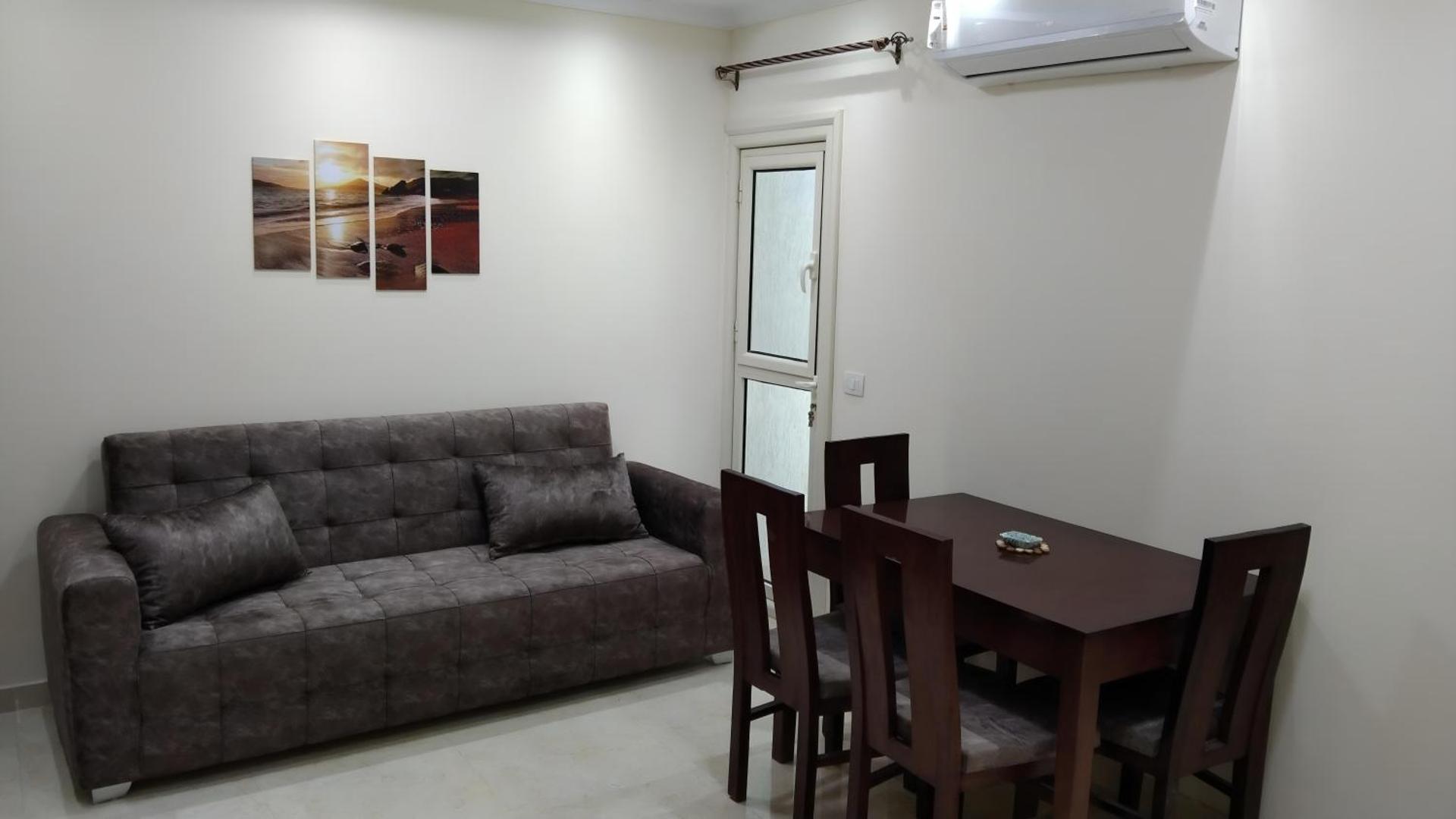 One-Bedroom Apartment with Terrace - Photo 3