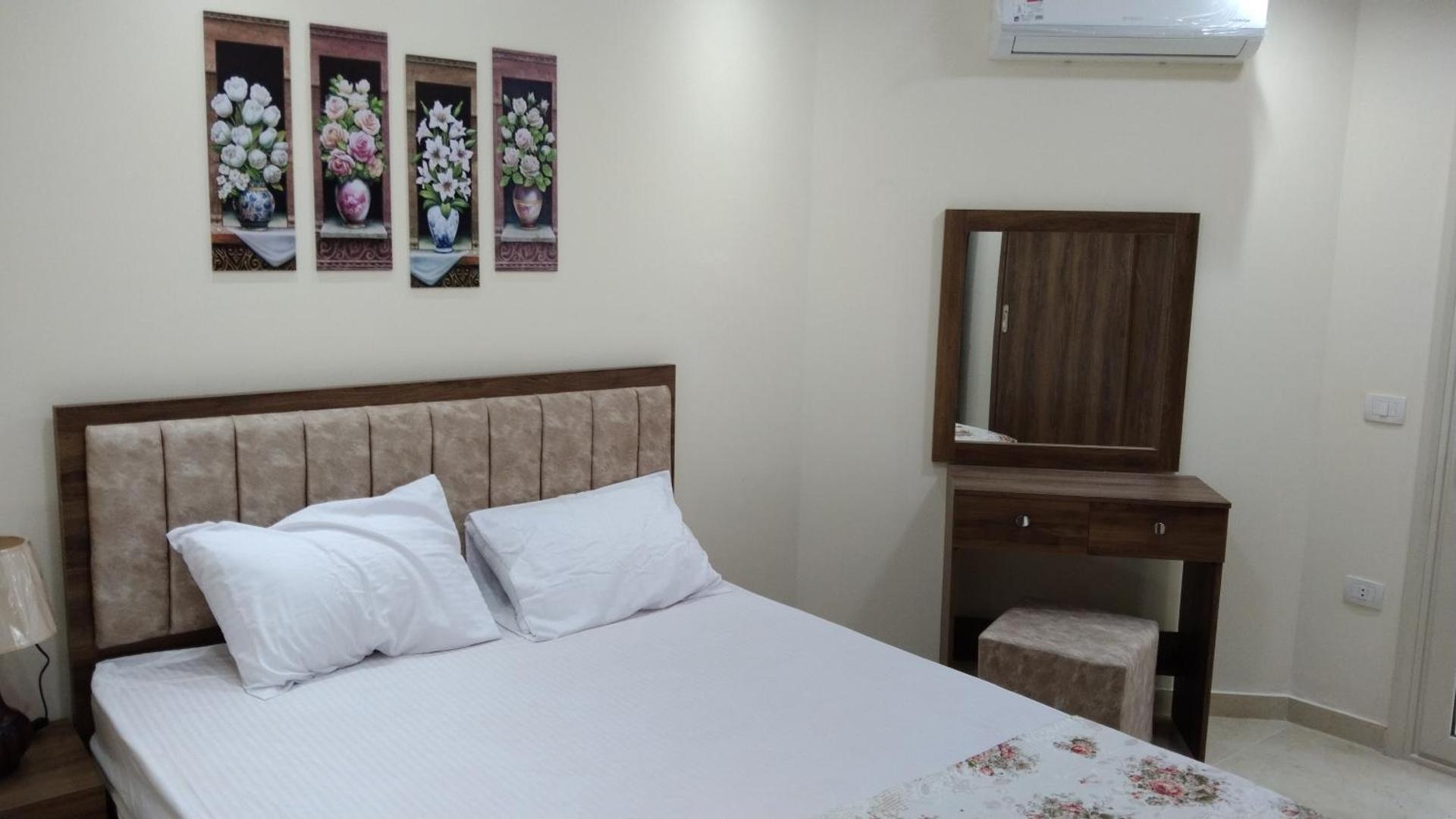 One-Bedroom Apartment with Balcony - Photo 3