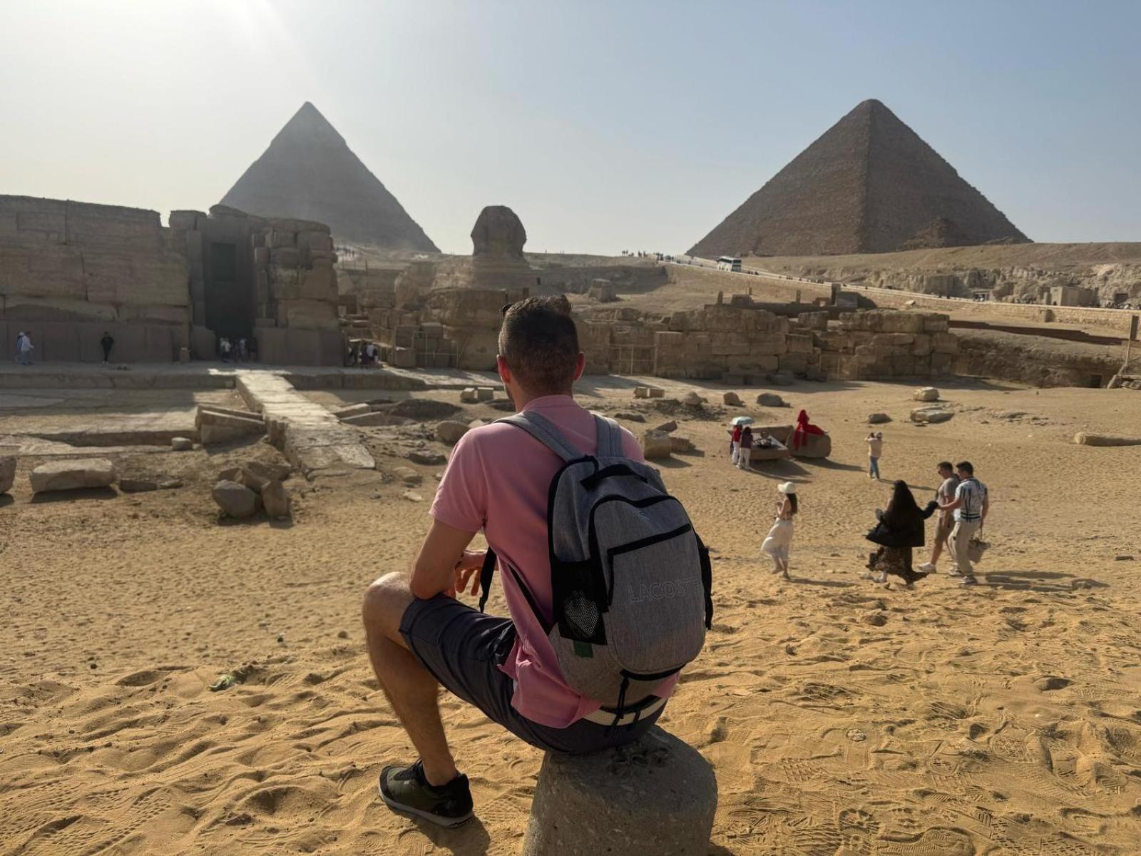 Roone pyramids view inn - Photo 14