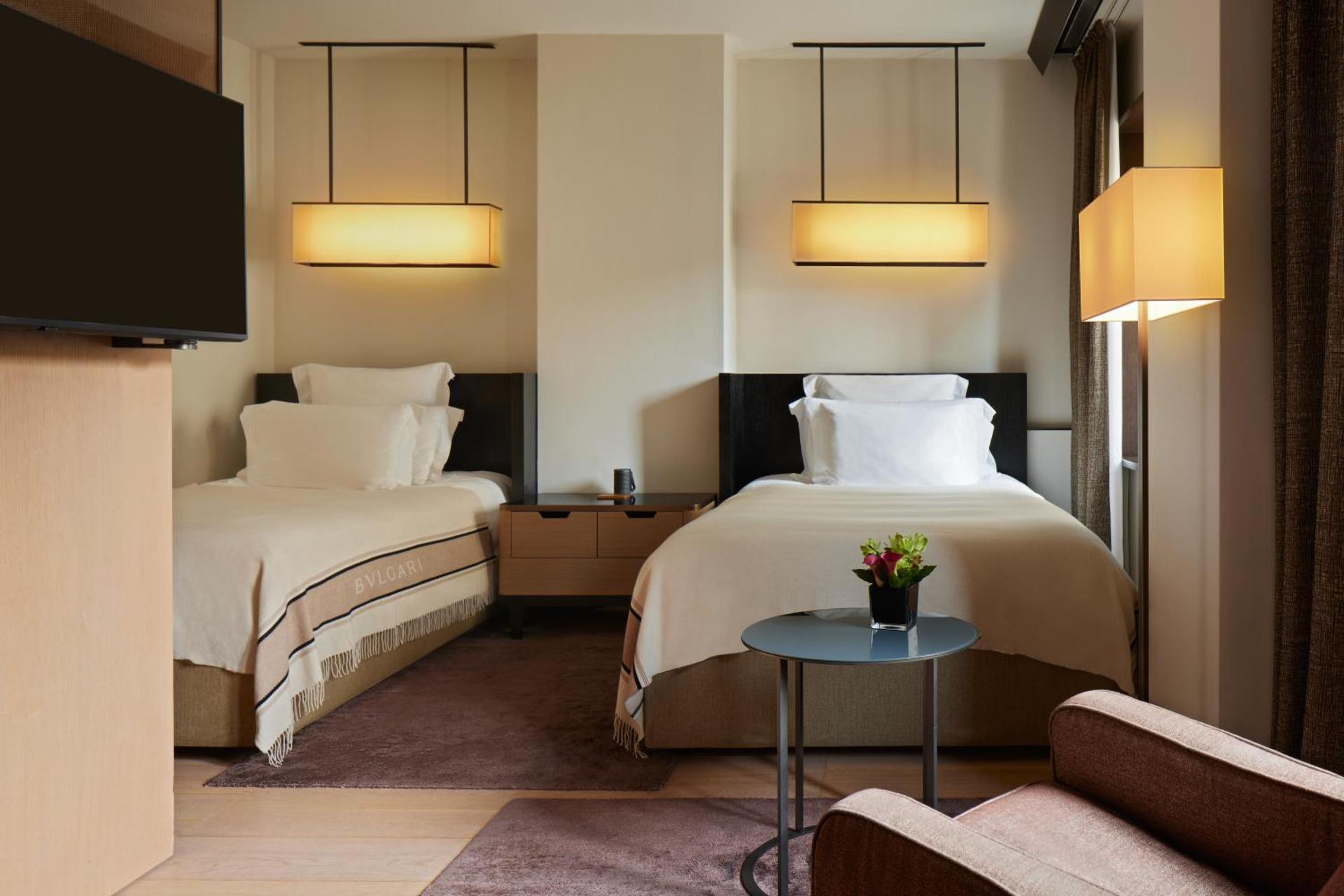 Deluxe Queen, Guest room, 2 Queen, Garden view, Corner room