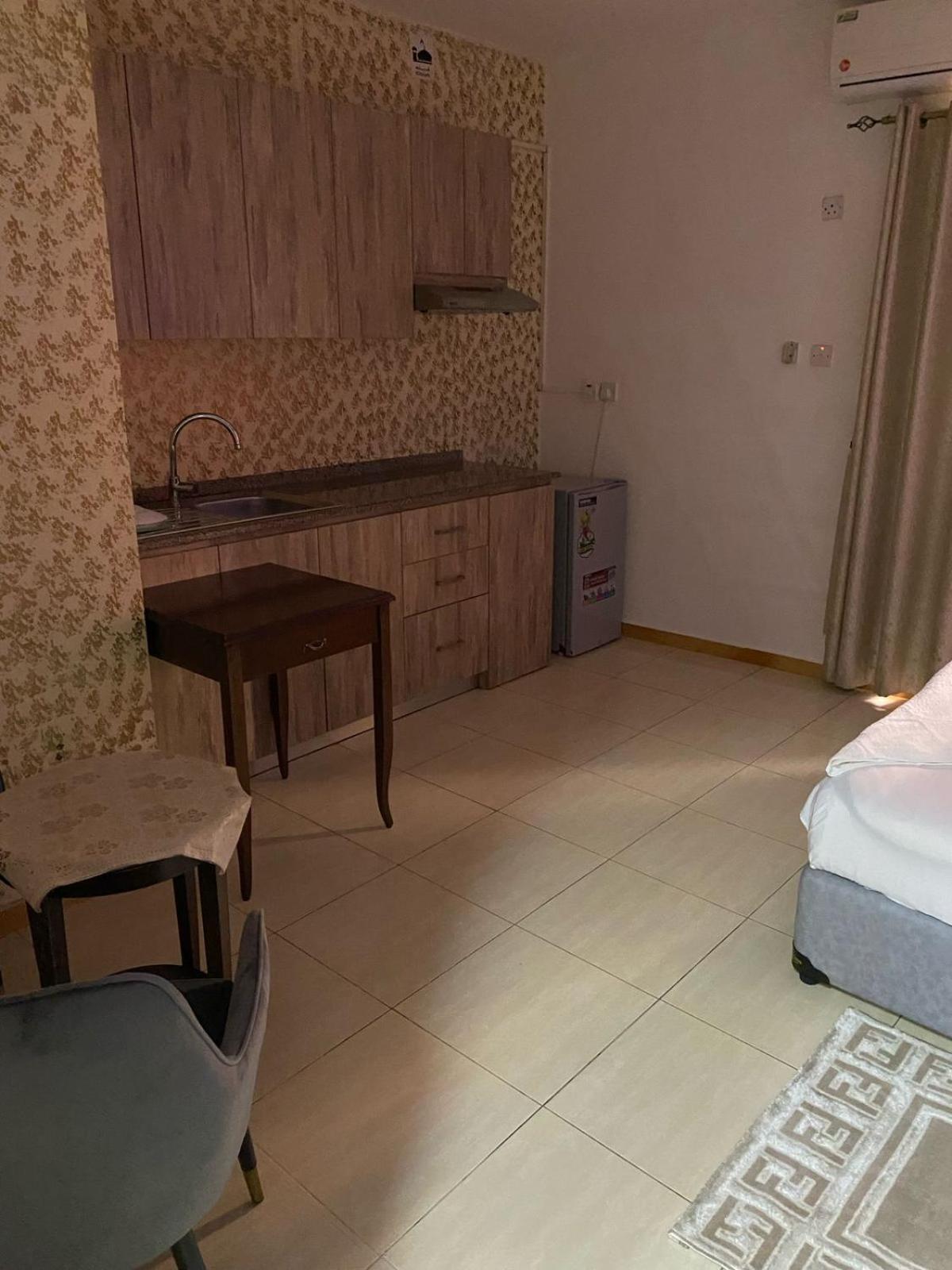 Deluxe Queen Studio - Photo 2