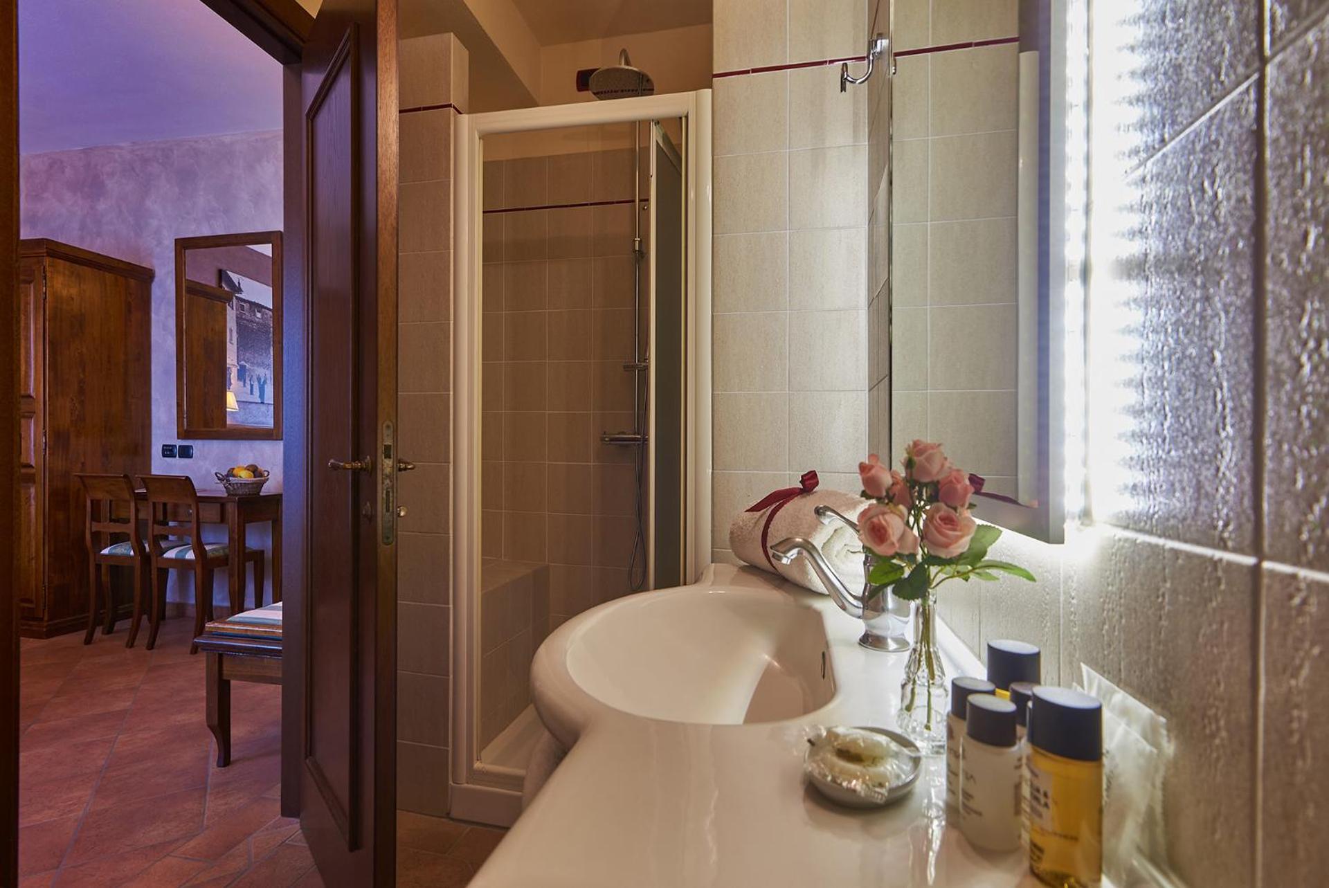 Casanova - Wellness Center La Grotta Etrusca - Photo 19