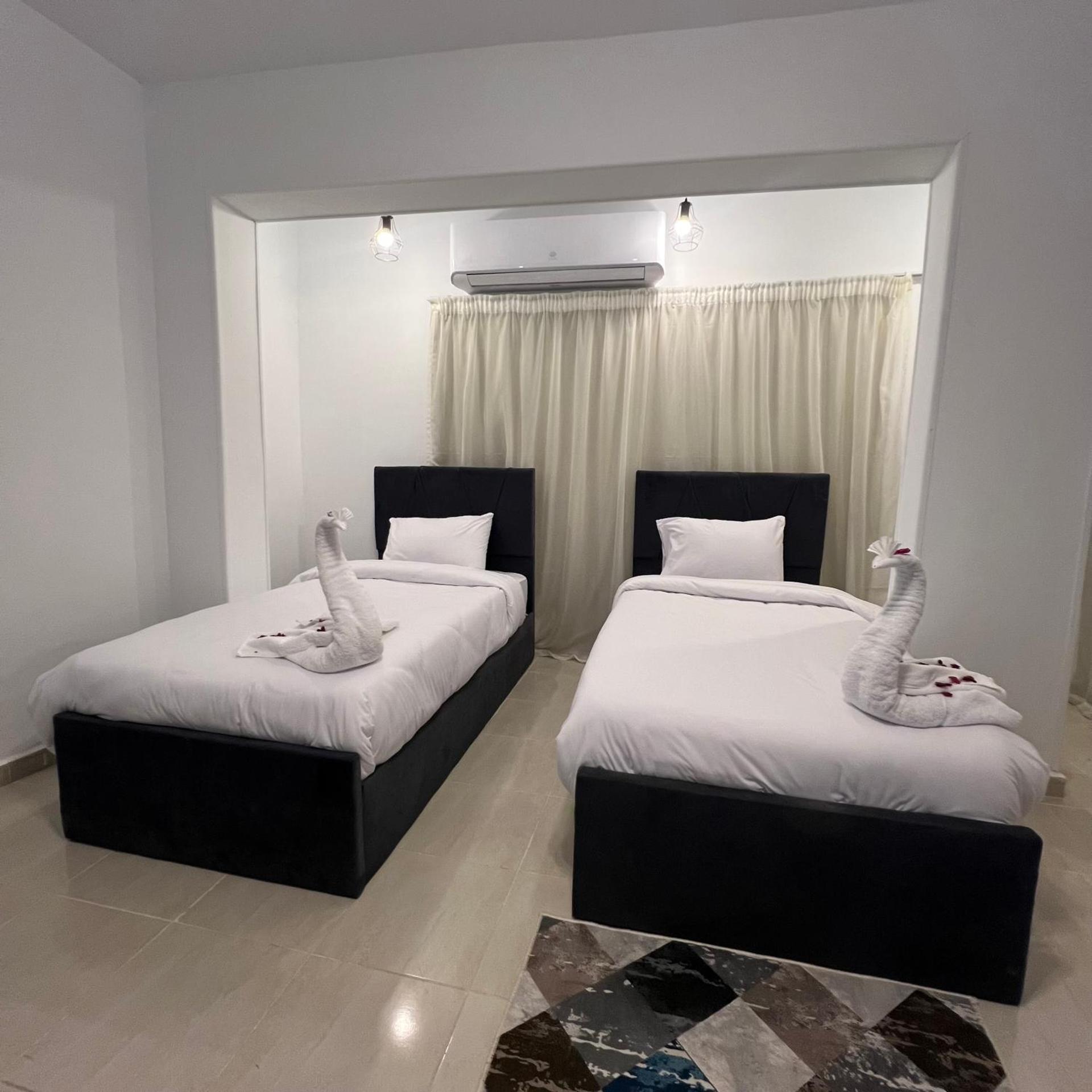 Double or Twin Room - Photo 4