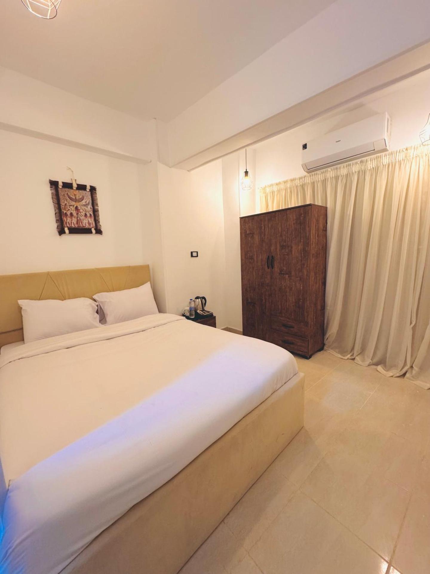 Deluxe Double Room with Balcony - Photo 3