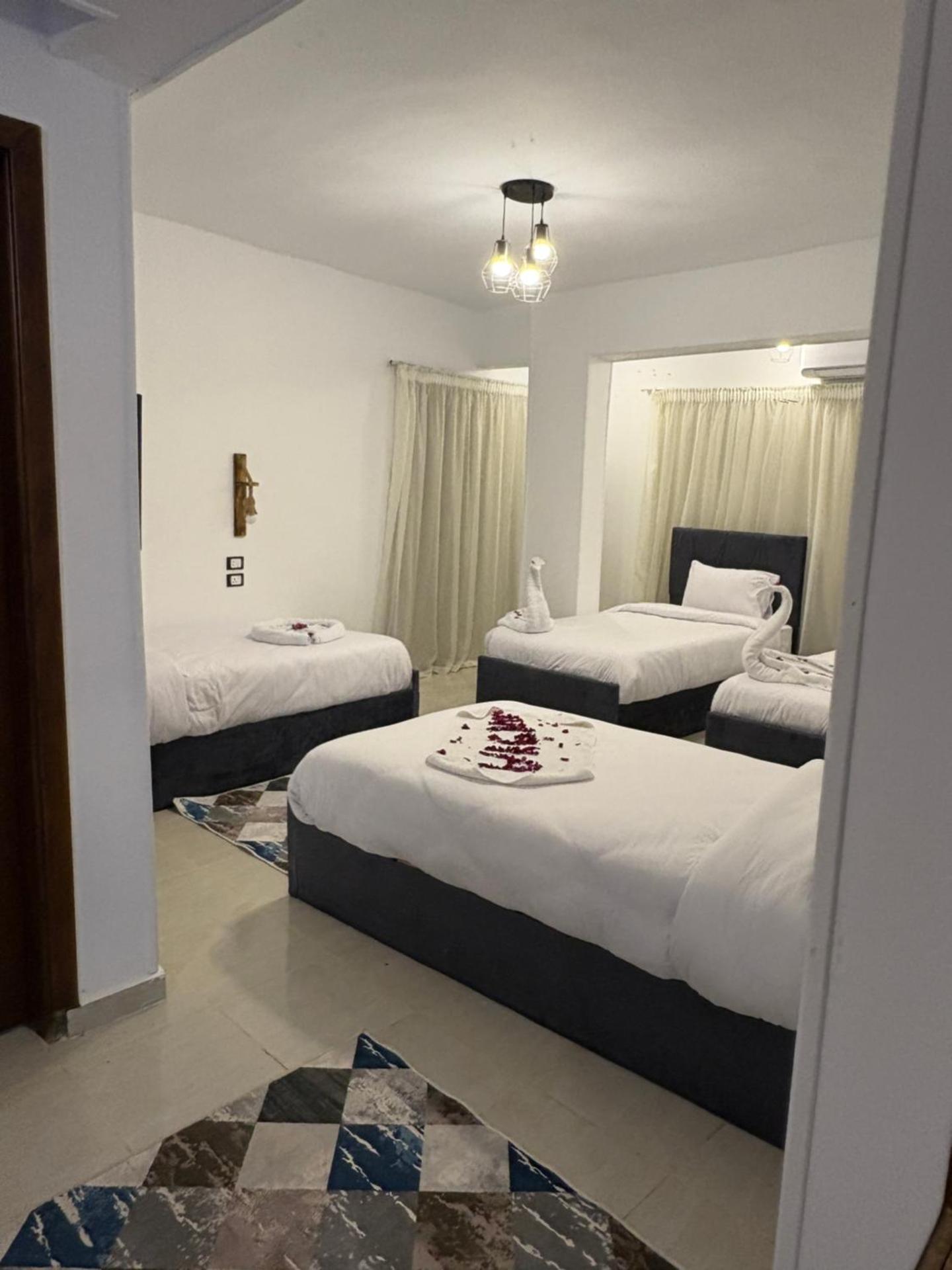 Deluxe Family Suite - Photo 2