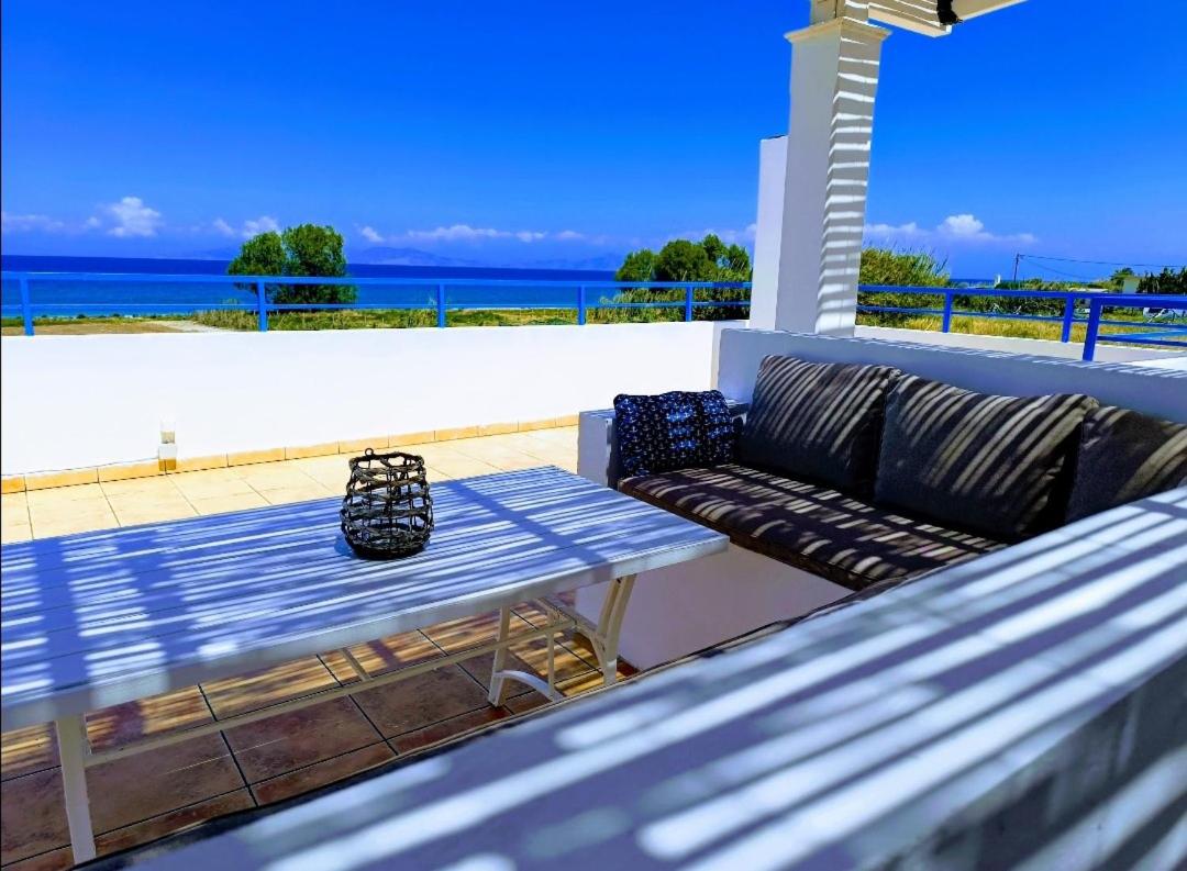 Nautilus Beach House - Photo 9