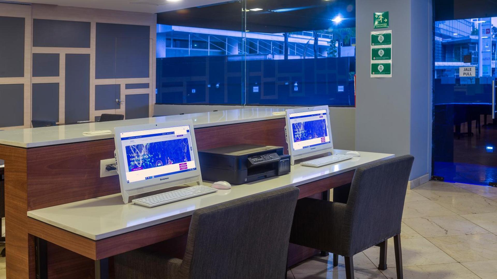 Holiday Inn Express Mexico Santa Fe by IHG - Photo 26