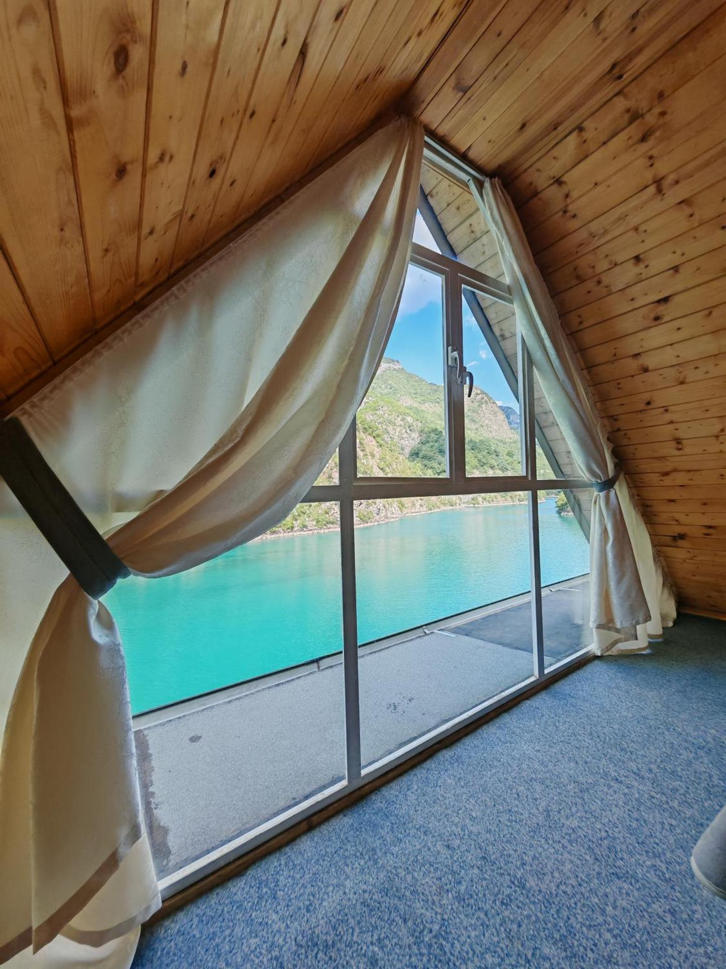 Riverside Komani Lake - Photo 68