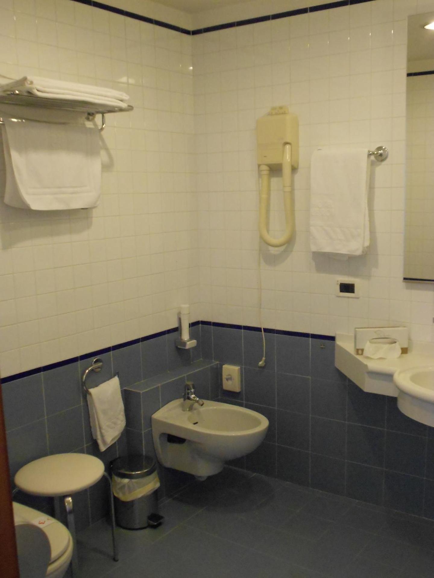 Hotel Le Roi - Photo 25