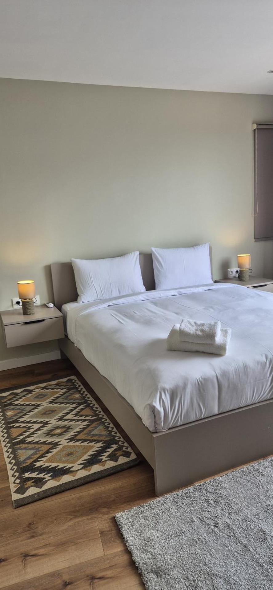 Figleaf Kypseli - Photo 82