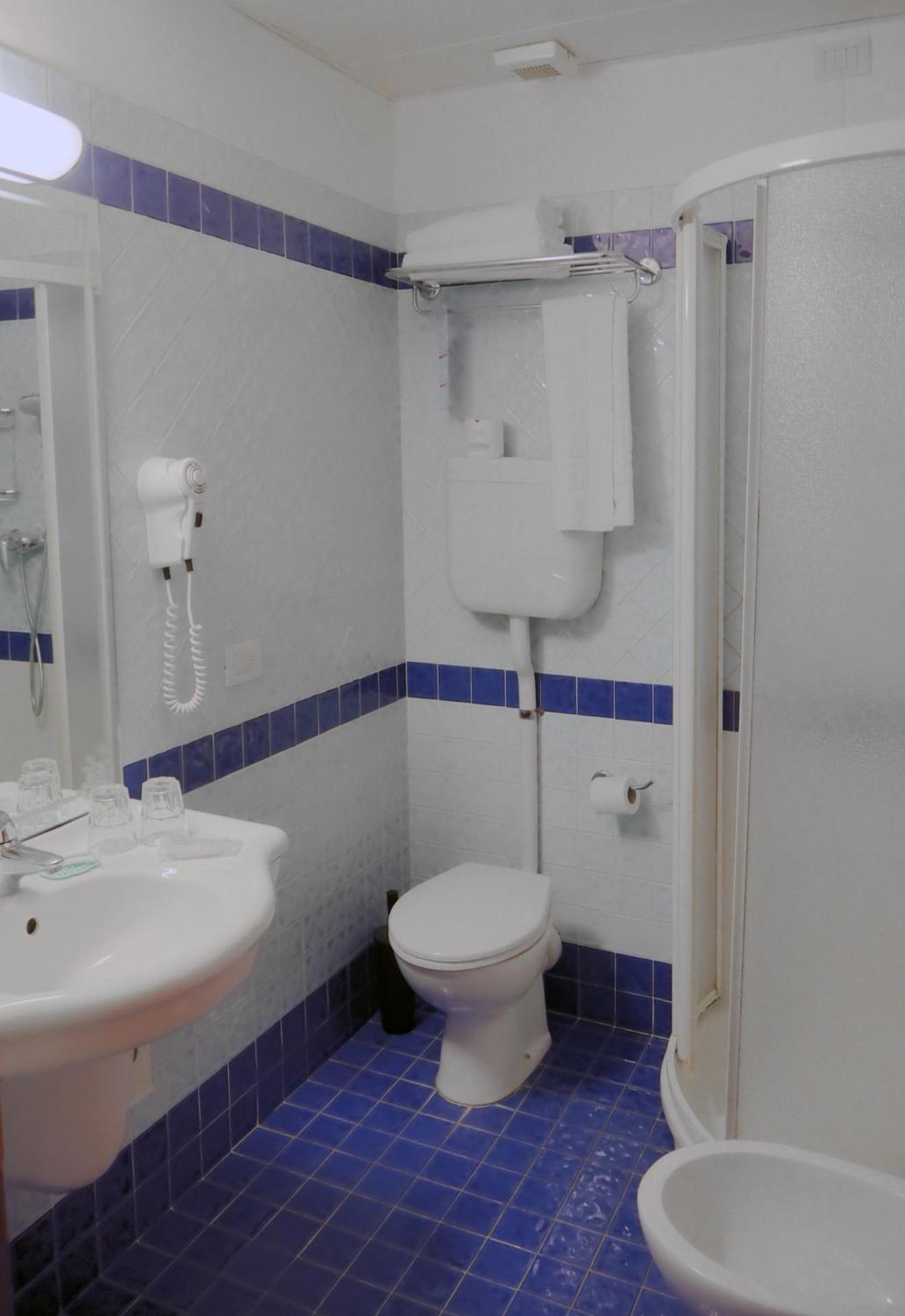 Hotel Ferrari - Photo 20