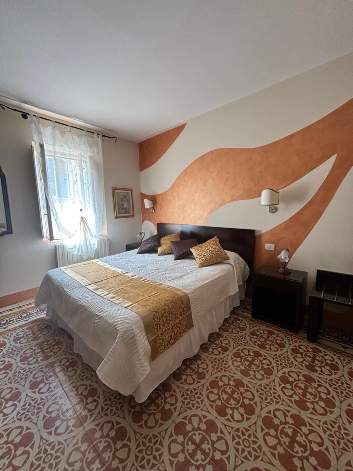 Antica Residenza Santa Chiara -City Center - Photo 34