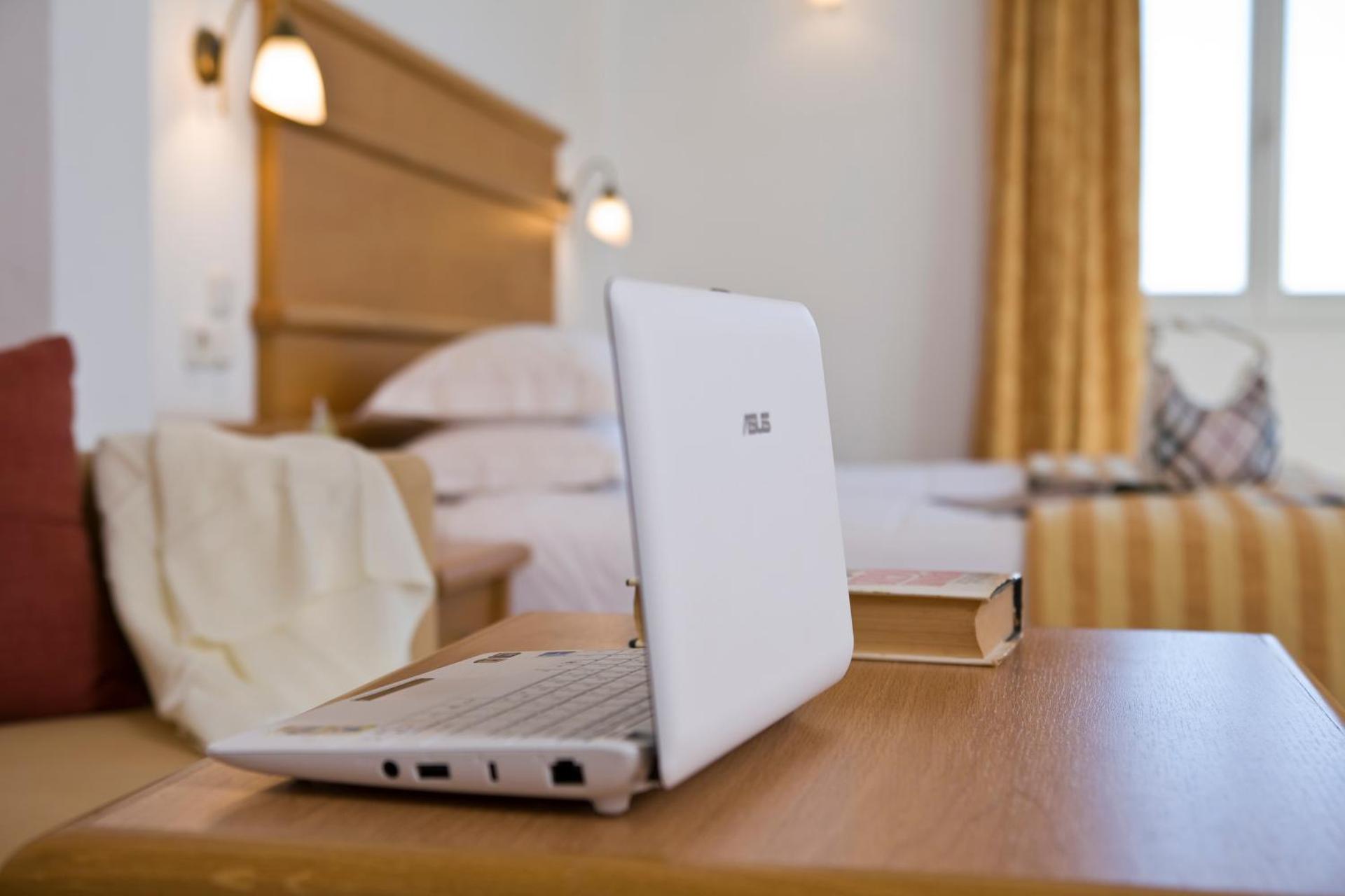 Yiannaki Hotel - Photo 41