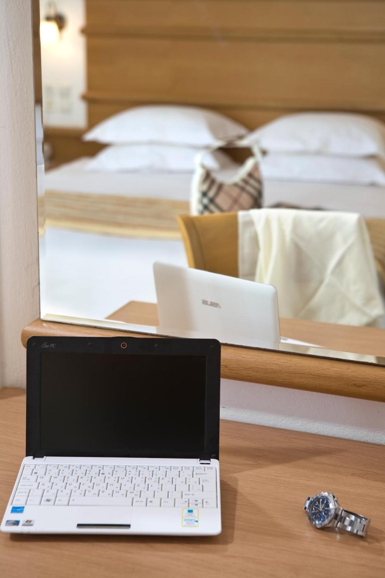 Yiannaki Hotel - Photo 38