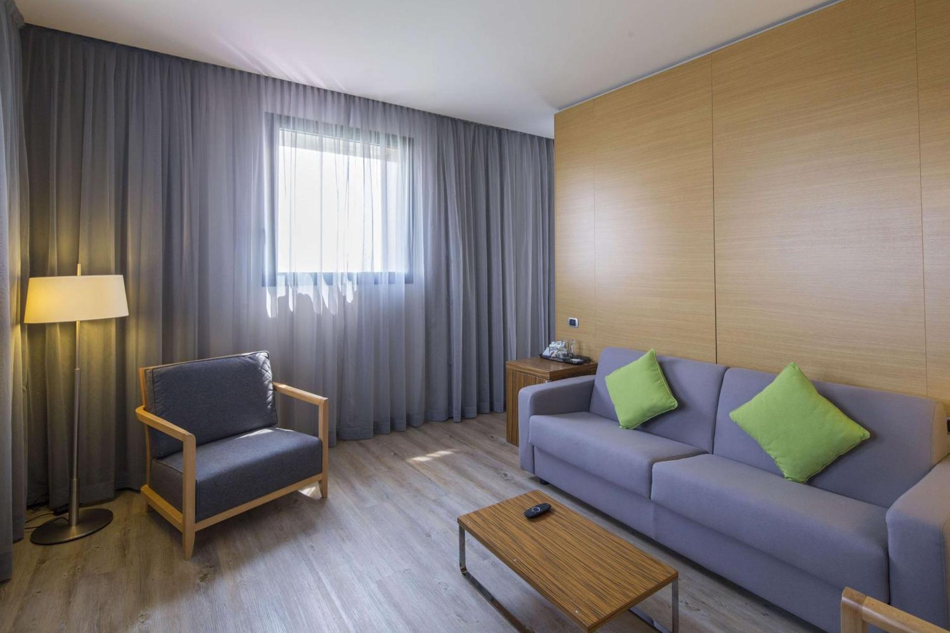 NH Milano Fiera - Photo 2