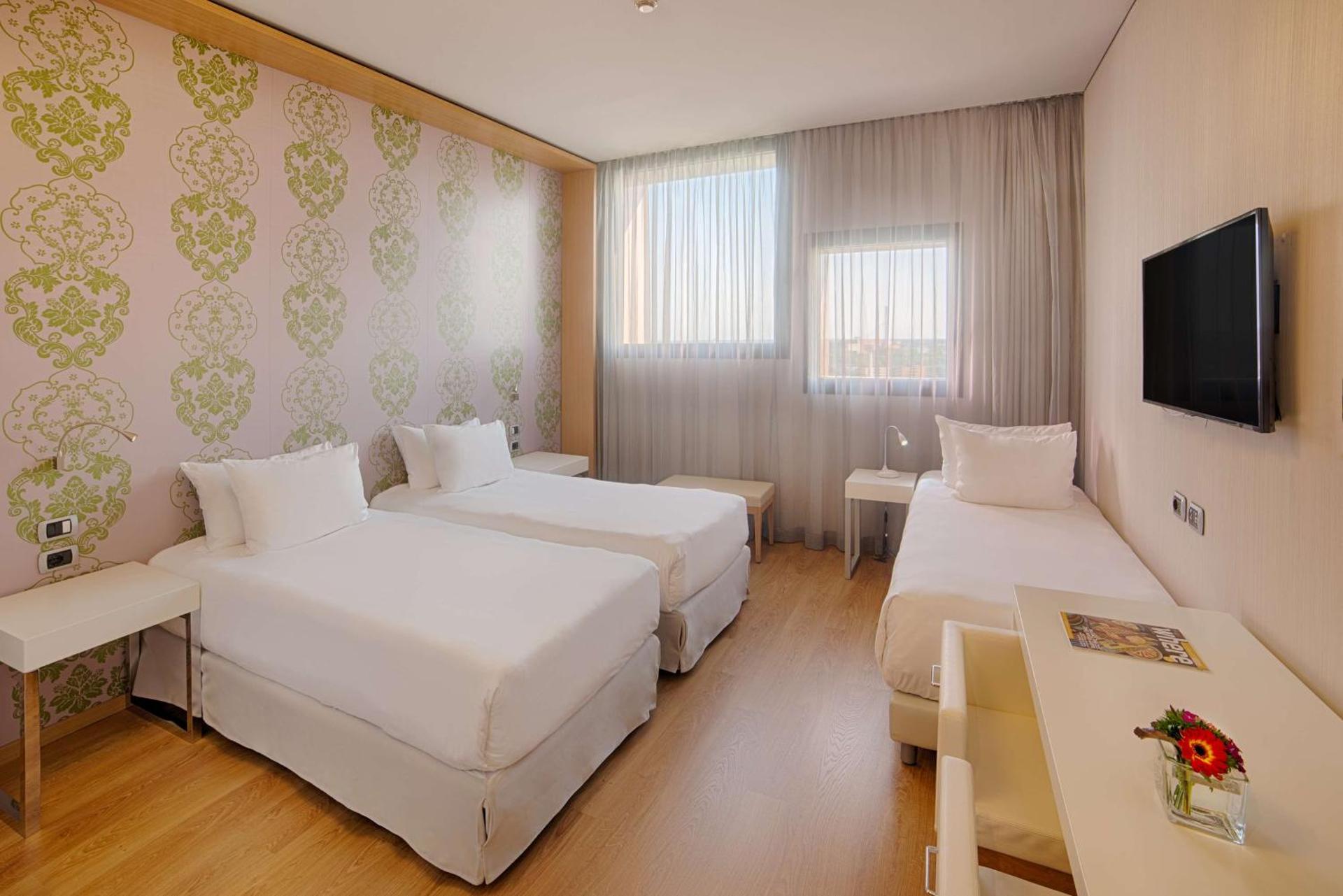 NH Milano Fiera - Photo 22